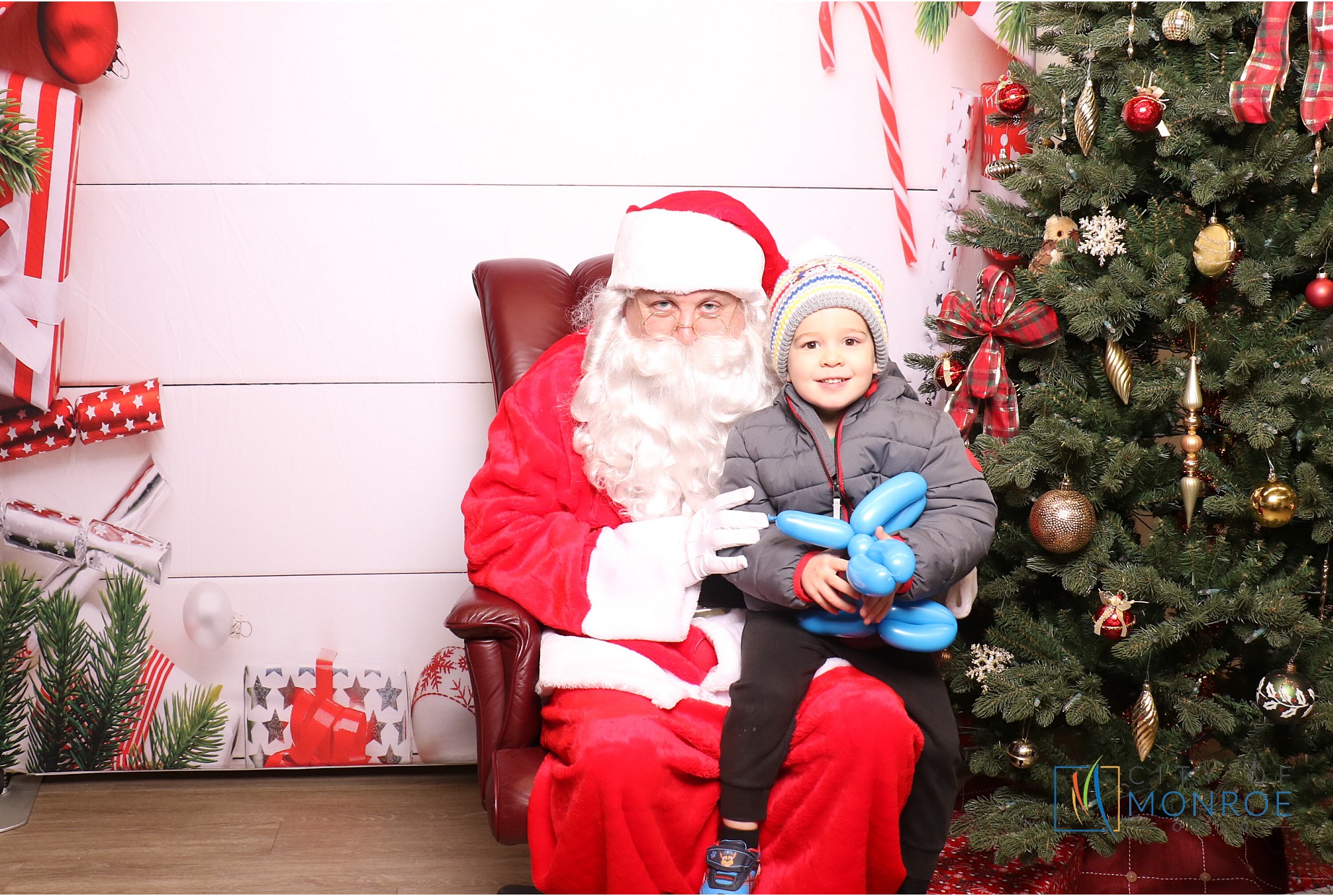 Monroe Tree Lighting | View more photos from the event at gallery.photoboothcincy.com/u/PhotoBoothCincy/Monroe-Tree-Lighting