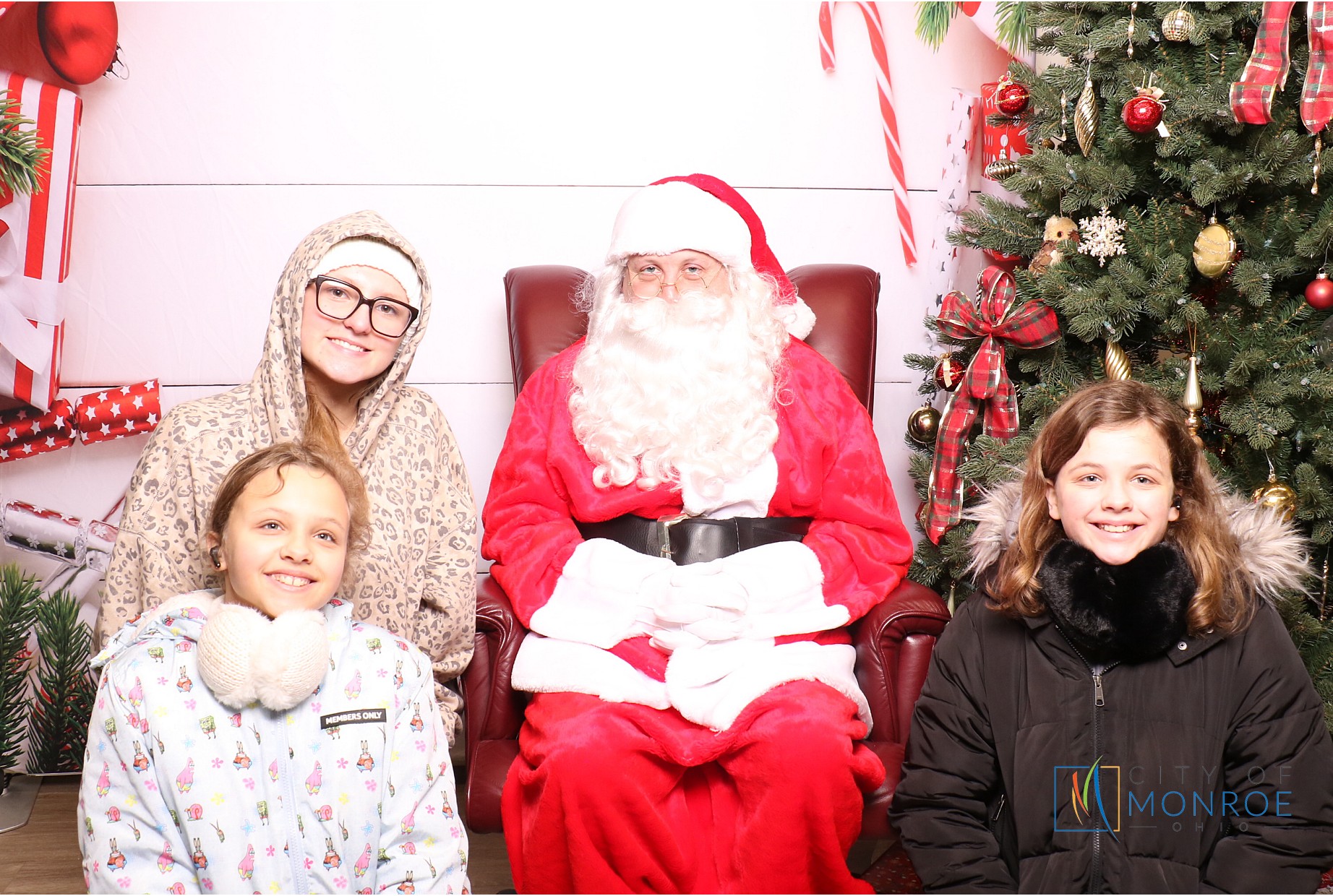 Monroe Tree Lighting | View more photos from the event at gallery.photoboothcincy.com/u/PhotoBoothCincy/Monroe-Tree-Lighting