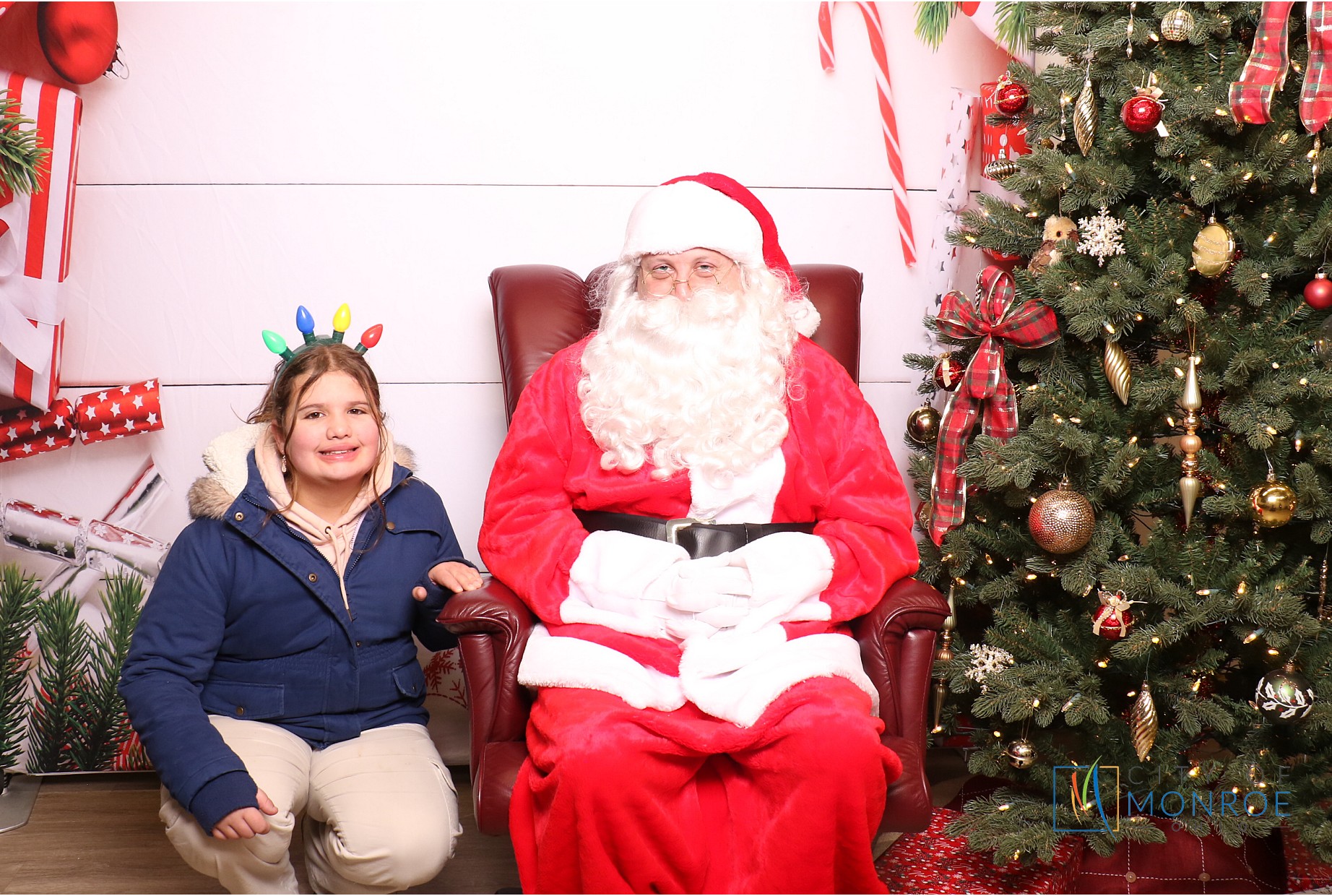 Monroe Tree Lighting | View more photos from the event at gallery.photoboothcincy.com/u/PhotoBoothCincy/Monroe-Tree-Lighting