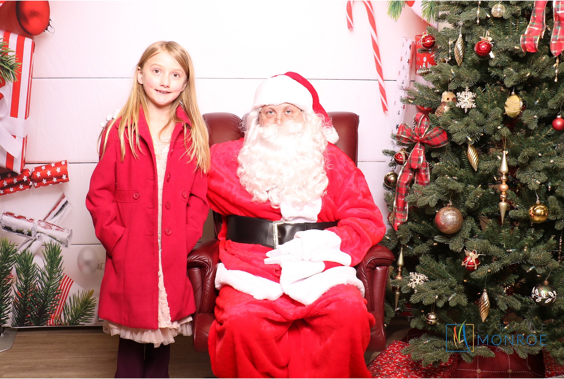 Monroe Tree Lighting | View more photos from the event at gallery.photoboothcincy.com/u/PhotoBoothCincy/Monroe-Tree-Lighting