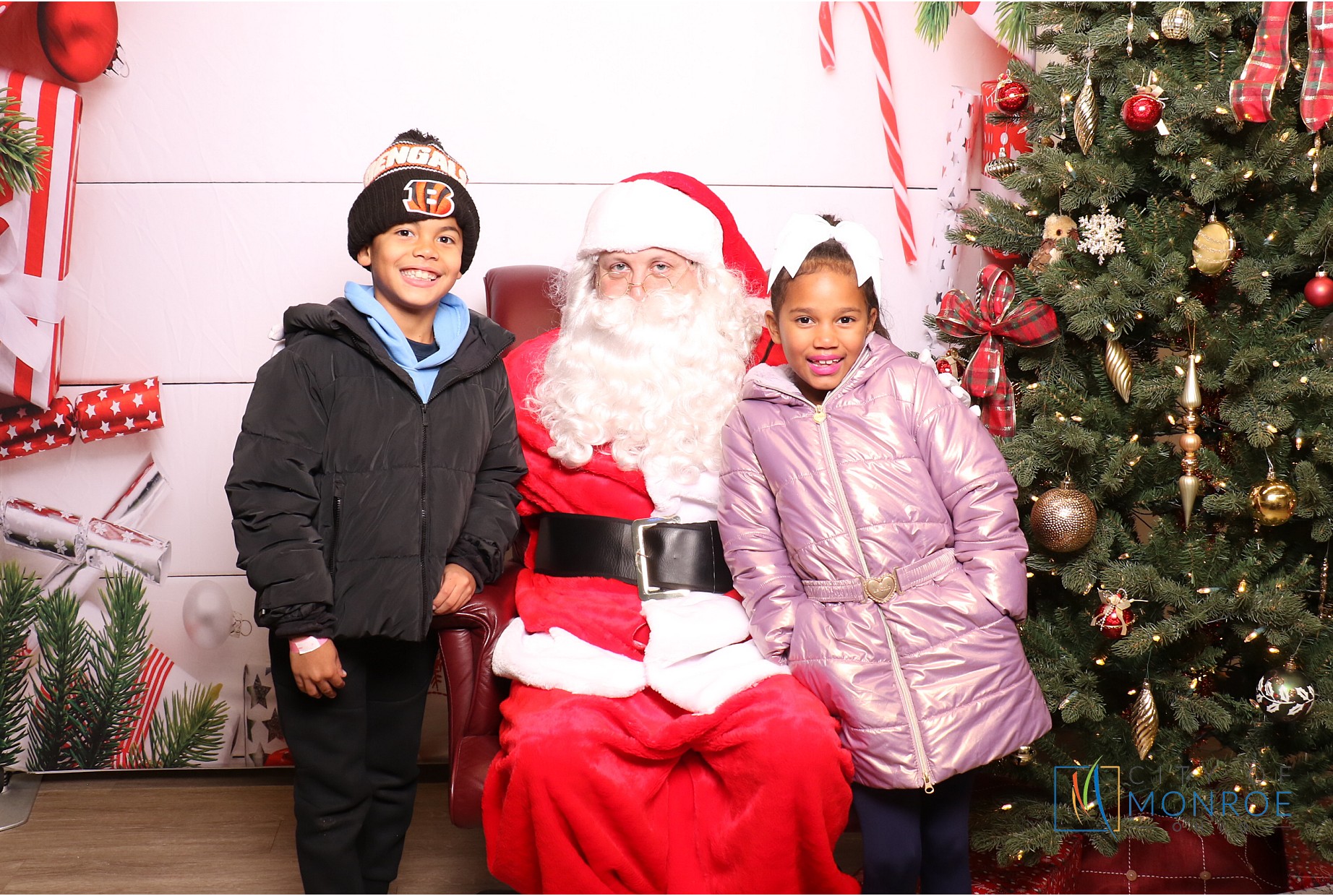 Monroe Tree Lighting | View more photos from the event at gallery.photoboothcincy.com/u/PhotoBoothCincy/Monroe-Tree-Lighting