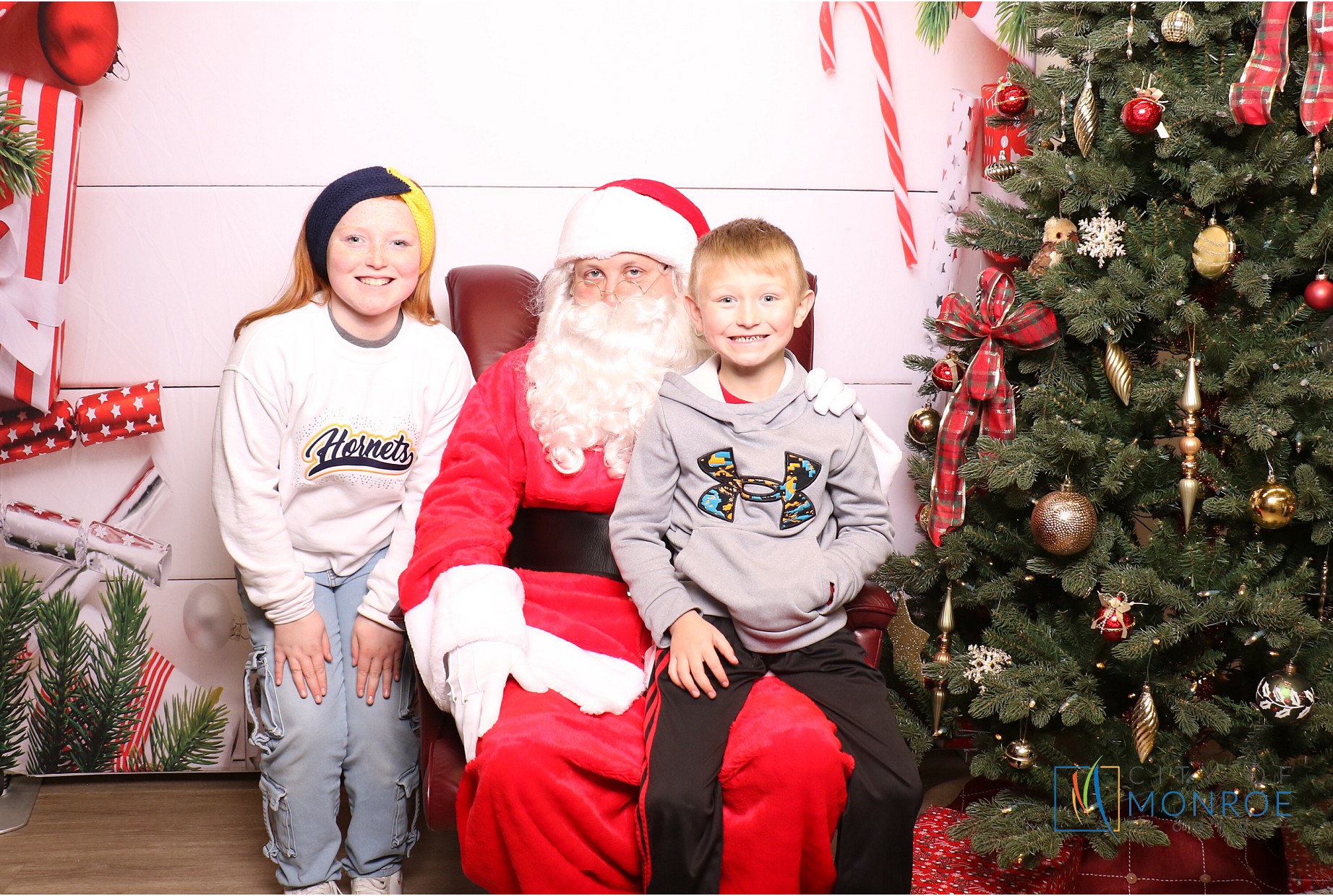 Monroe Tree Lighting | View more photos from the event at gallery.photoboothcincy.com/u/PhotoBoothCincy/Monroe-Tree-Lighting