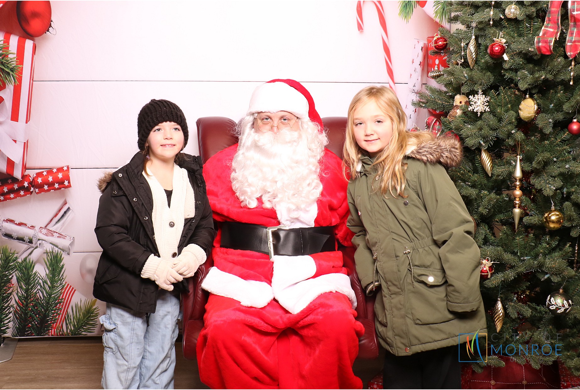 Monroe Tree Lighting | View more photos from the event at gallery.photoboothcincy.com/u/PhotoBoothCincy/Monroe-Tree-Lighting