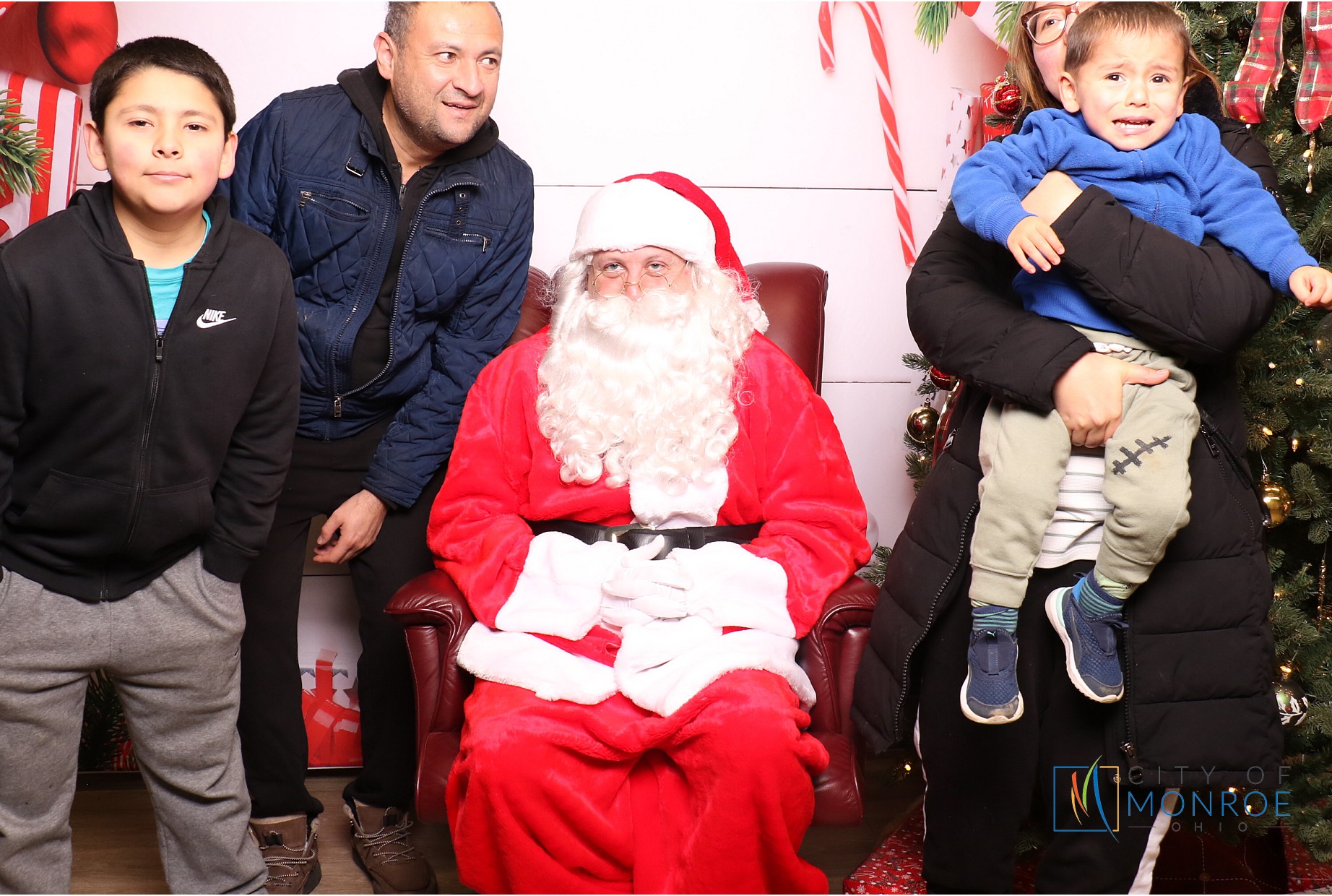 Monroe Tree Lighting | View more photos from the event at gallery.photoboothcincy.com/u/PhotoBoothCincy/Monroe-Tree-Lighting