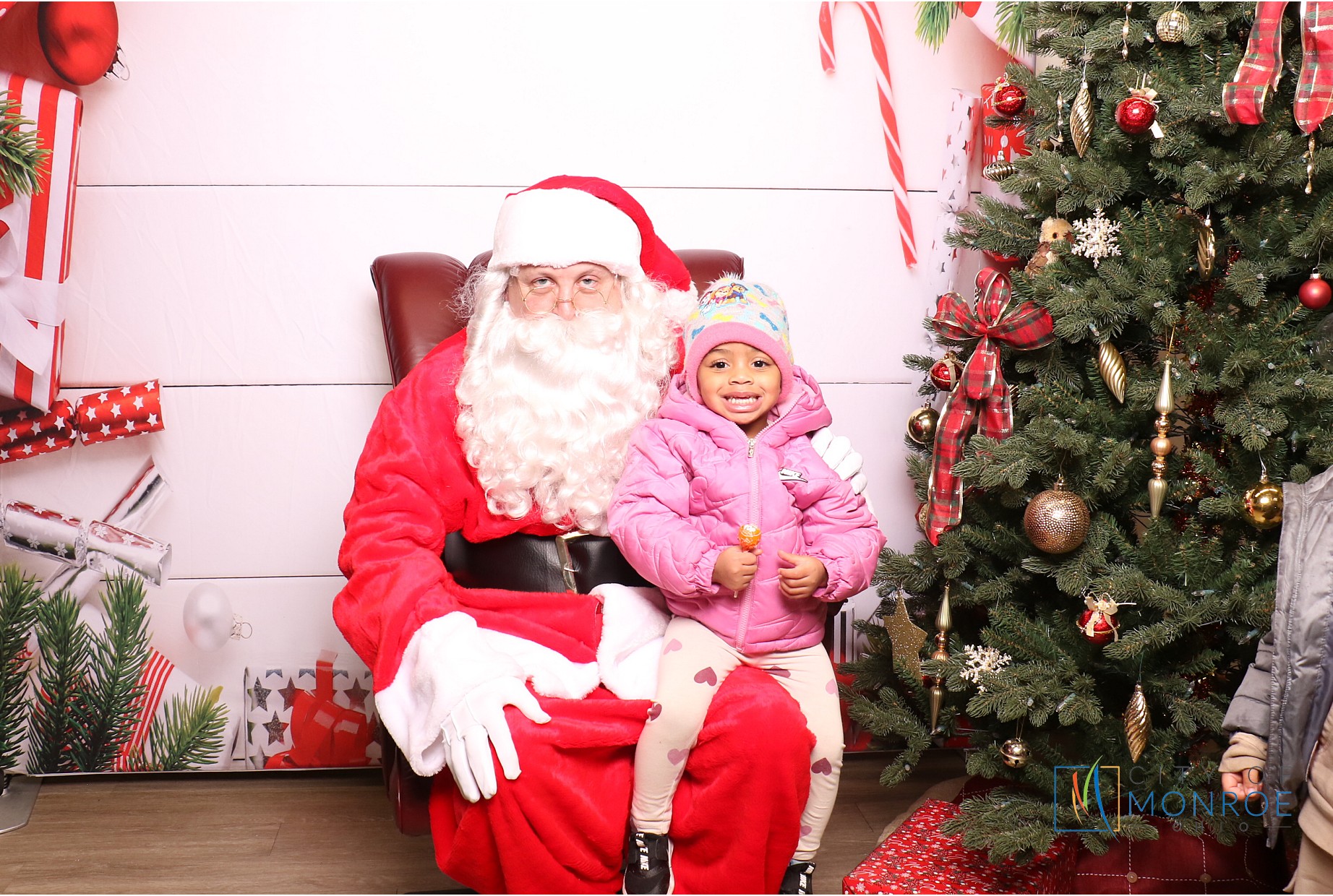 Monroe Tree Lighting | View more photos from the event at gallery.photoboothcincy.com/u/PhotoBoothCincy/Monroe-Tree-Lighting