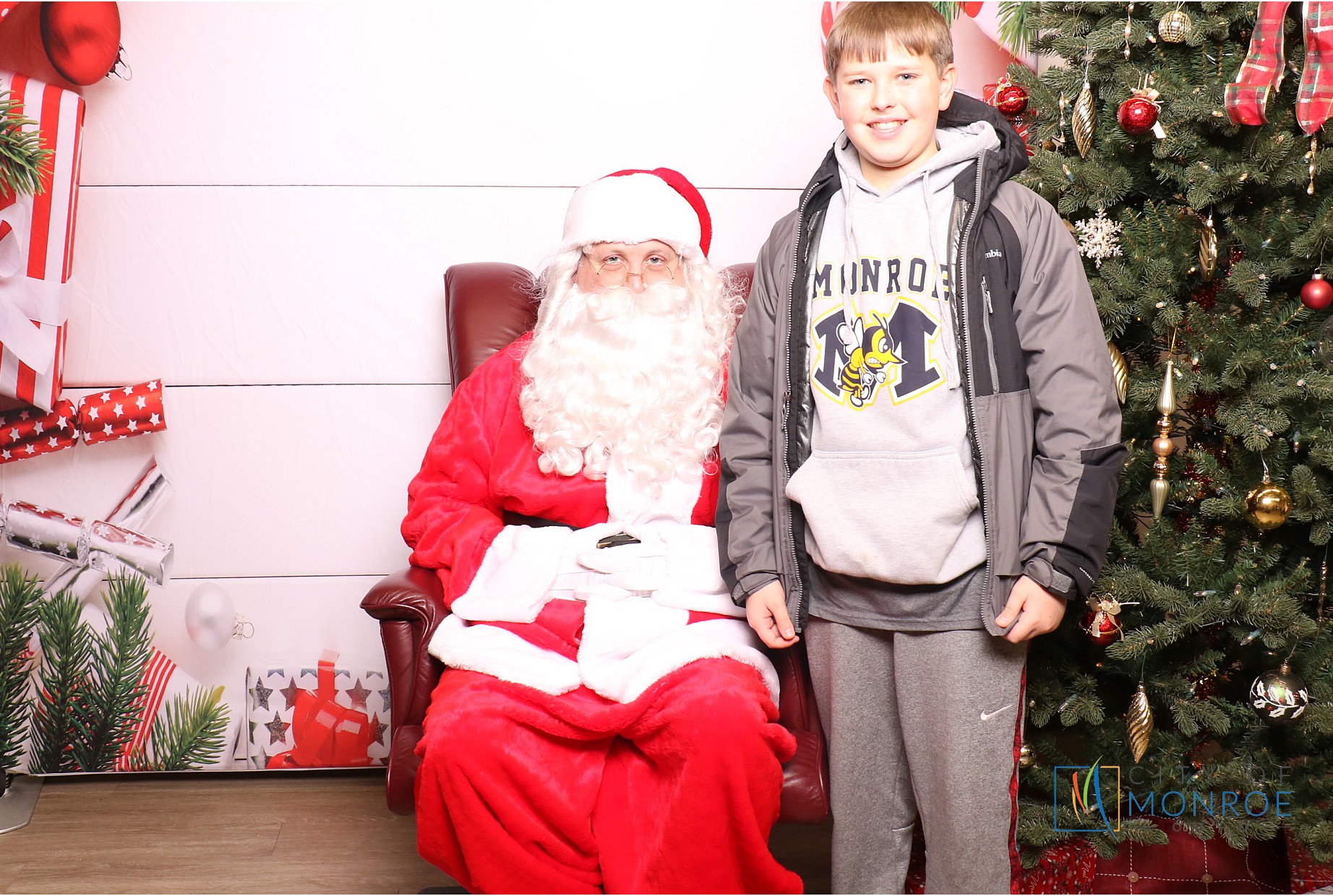 Monroe Tree Lighting | View more photos from the event at gallery.photoboothcincy.com/u/PhotoBoothCincy/Monroe-Tree-Lighting