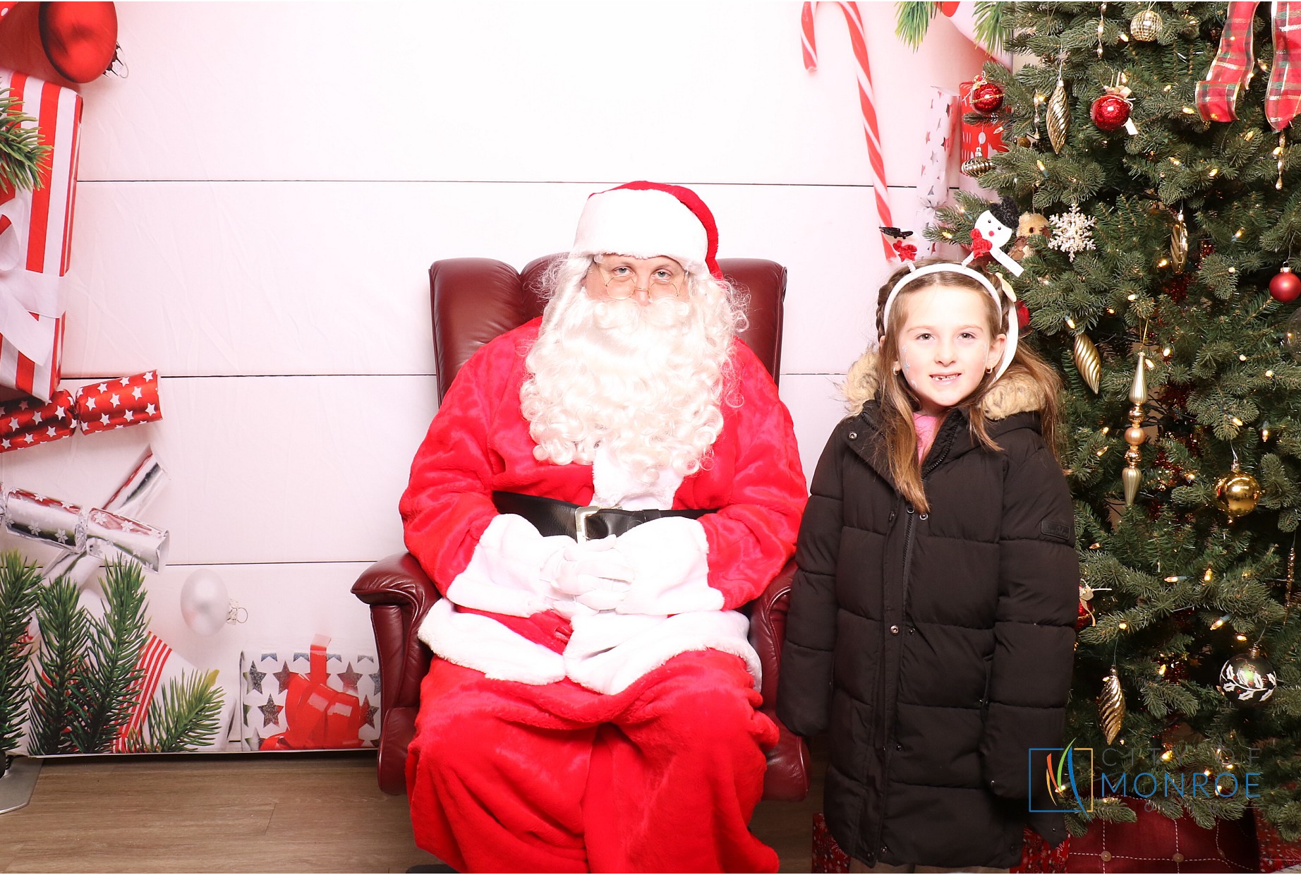 Monroe Tree Lighting | View more photos from the event at gallery.photoboothcincy.com/u/PhotoBoothCincy/Monroe-Tree-Lighting