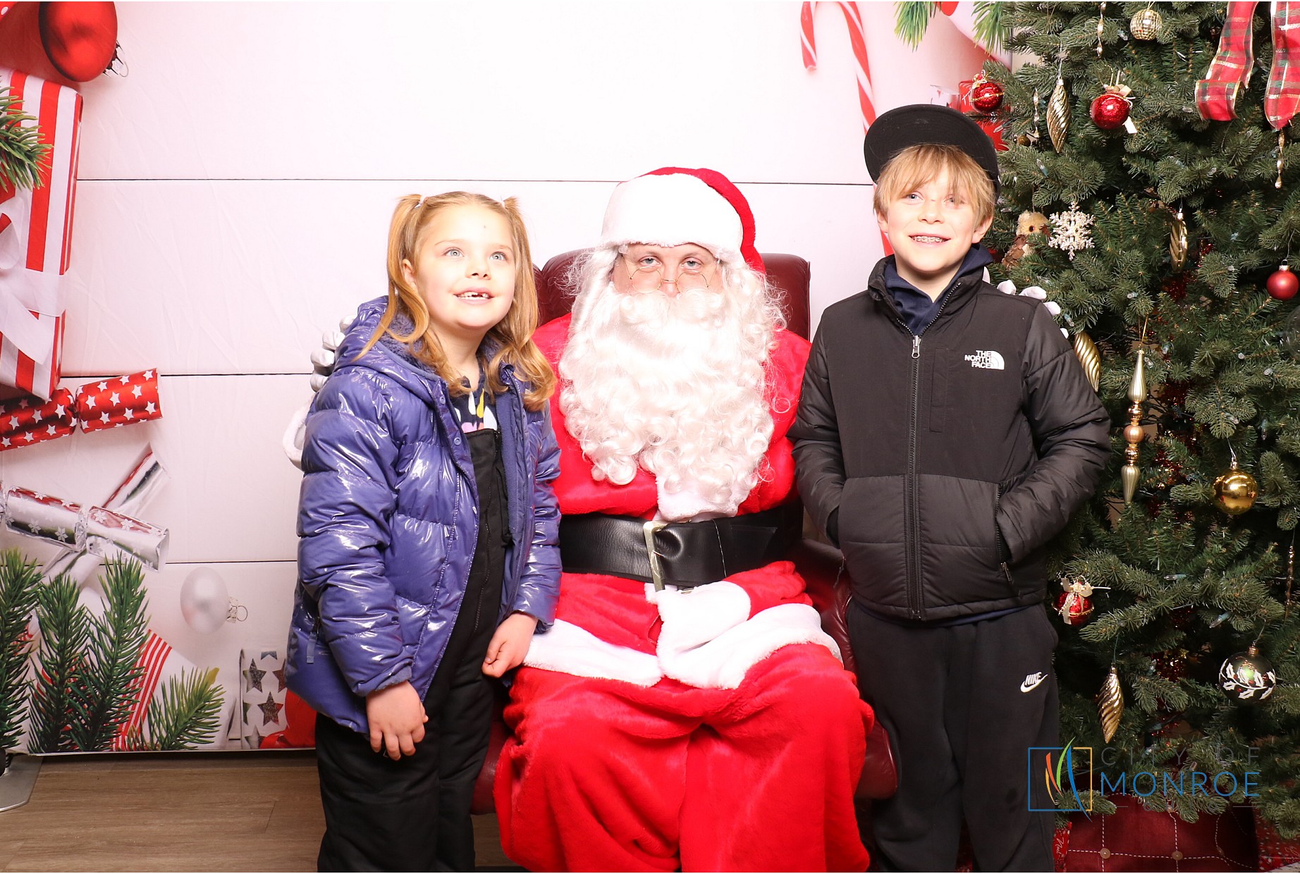 Monroe Tree Lighting | View more photos from the event at gallery.photoboothcincy.com/u/PhotoBoothCincy/Monroe-Tree-Lighting