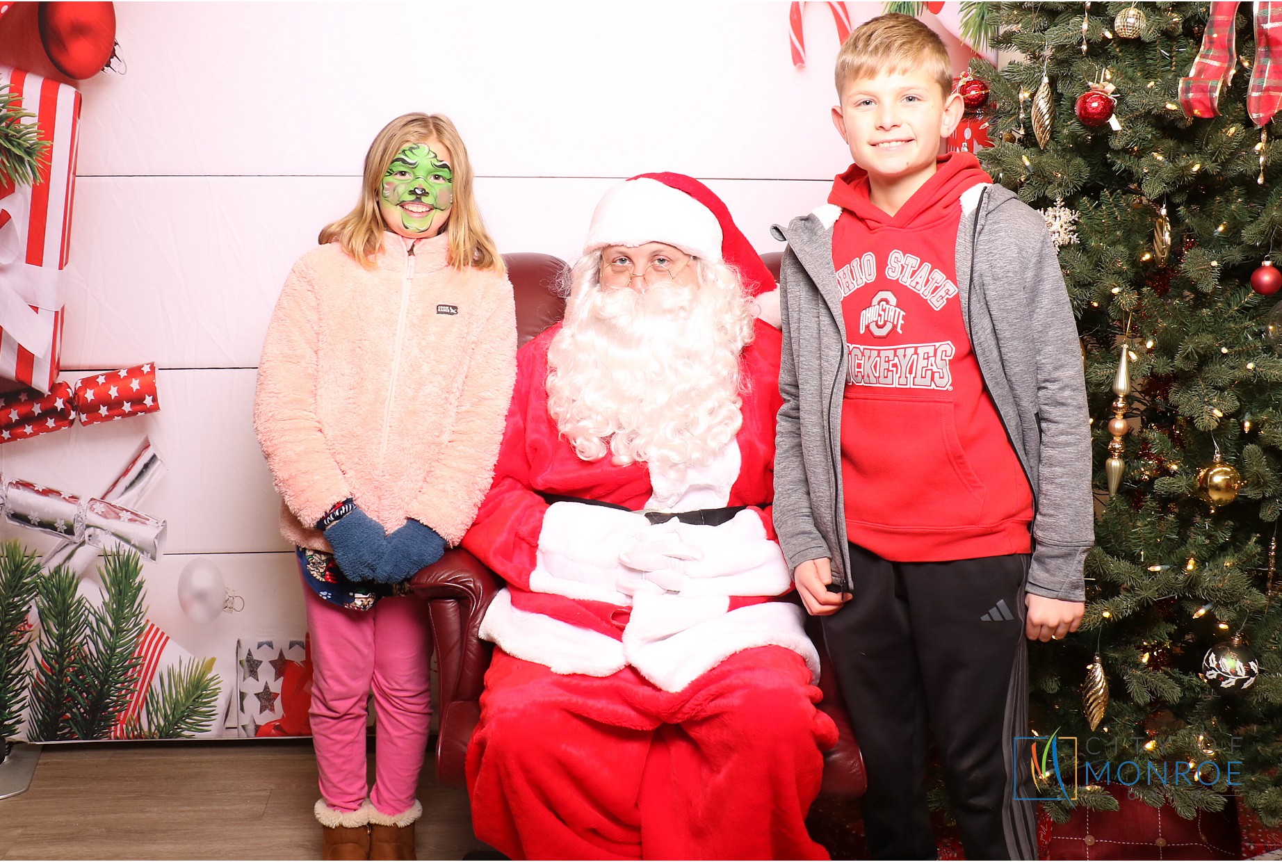 Monroe Tree Lighting | View more photos from the event at gallery.photoboothcincy.com/u/PhotoBoothCincy/Monroe-Tree-Lighting