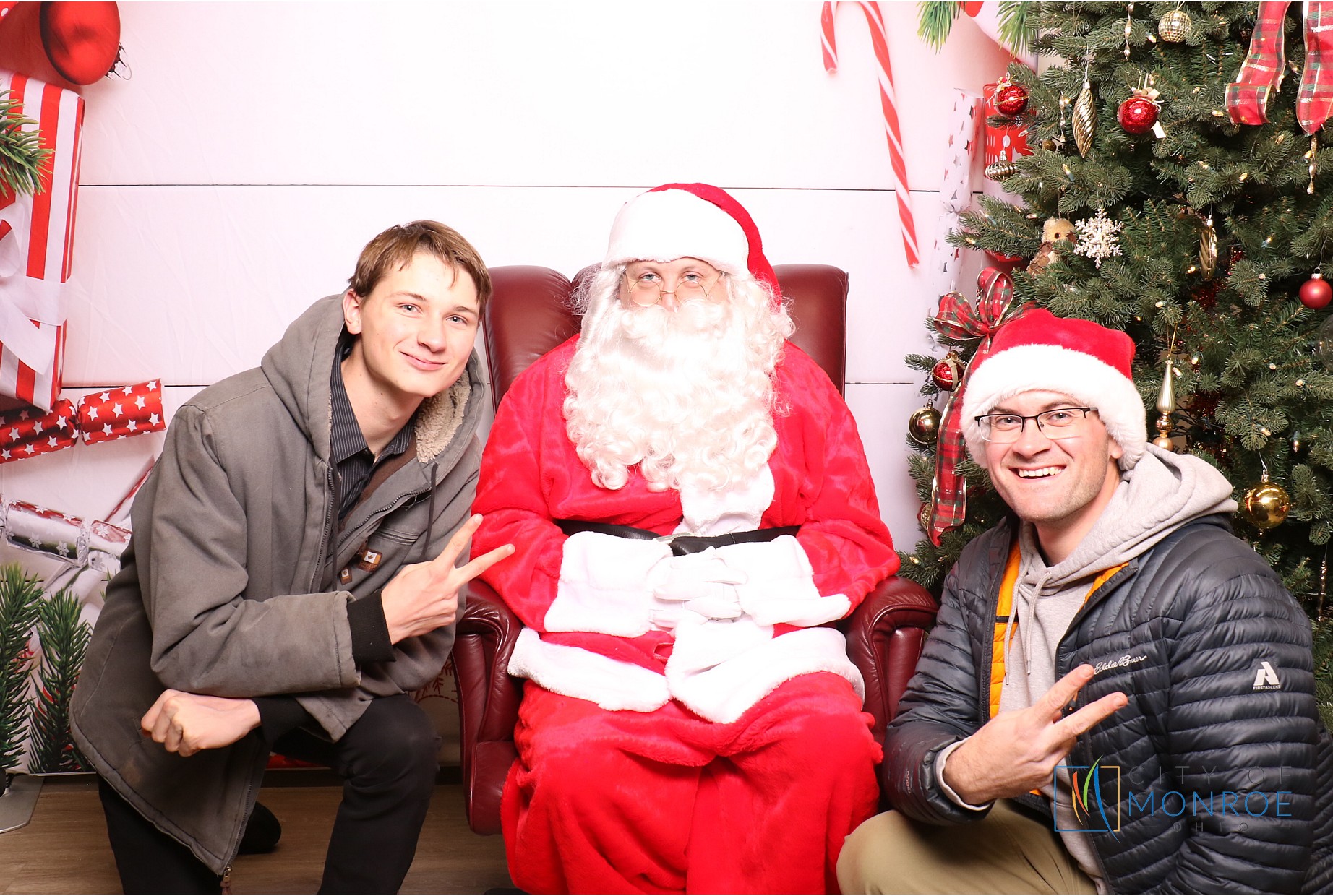 Monroe Tree Lighting | View more photos from the event at gallery.photoboothcincy.com/u/PhotoBoothCincy/Monroe-Tree-Lighting