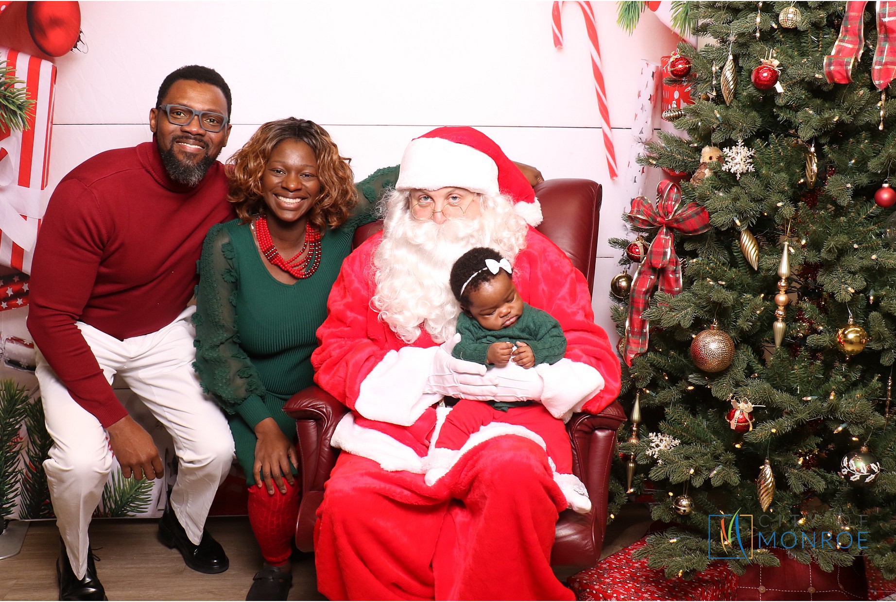Monroe Tree Lighting | View more photos from the event at gallery.photoboothcincy.com/u/PhotoBoothCincy/Monroe-Tree-Lighting