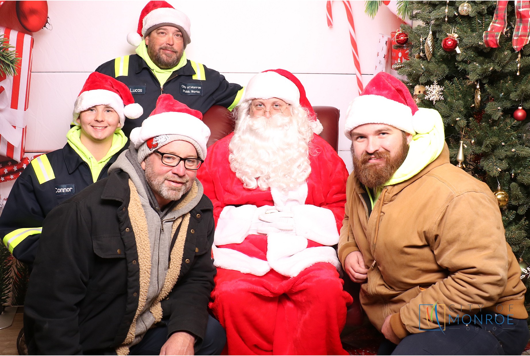 Monroe Tree Lighting | View more photos from the event at gallery.photoboothcincy.com/u/PhotoBoothCincy/Monroe-Tree-Lighting