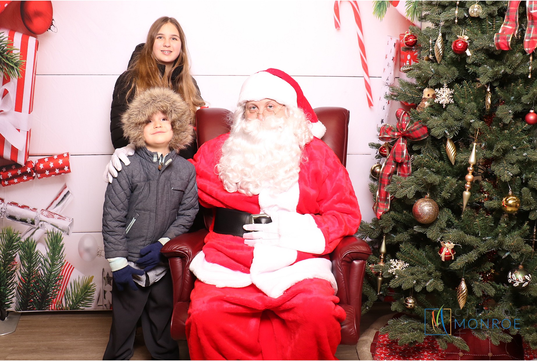 Monroe Tree Lighting | View more photos from the event at gallery.photoboothcincy.com/u/PhotoBoothCincy/Monroe-Tree-Lighting