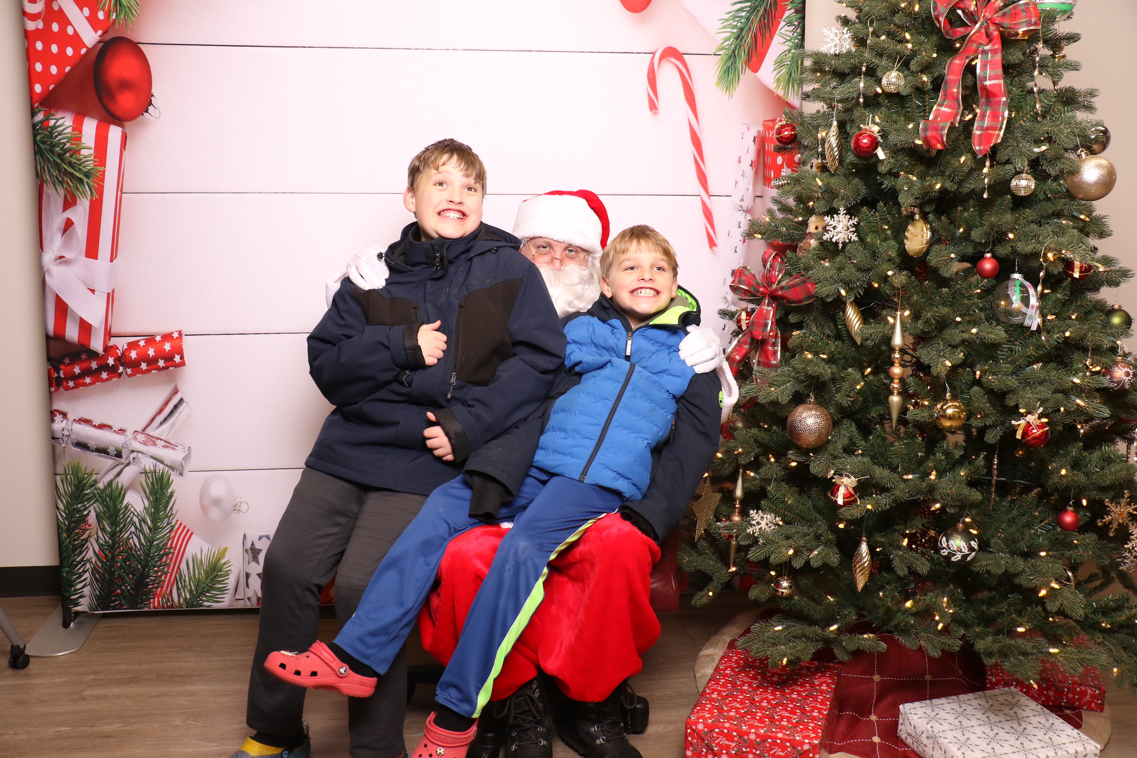 Monroe Tree Lighting | View more photos from the event at gallery.photoboothcincy.com/u/PhotoBoothCincy/Monroe-Tree-Lighting
