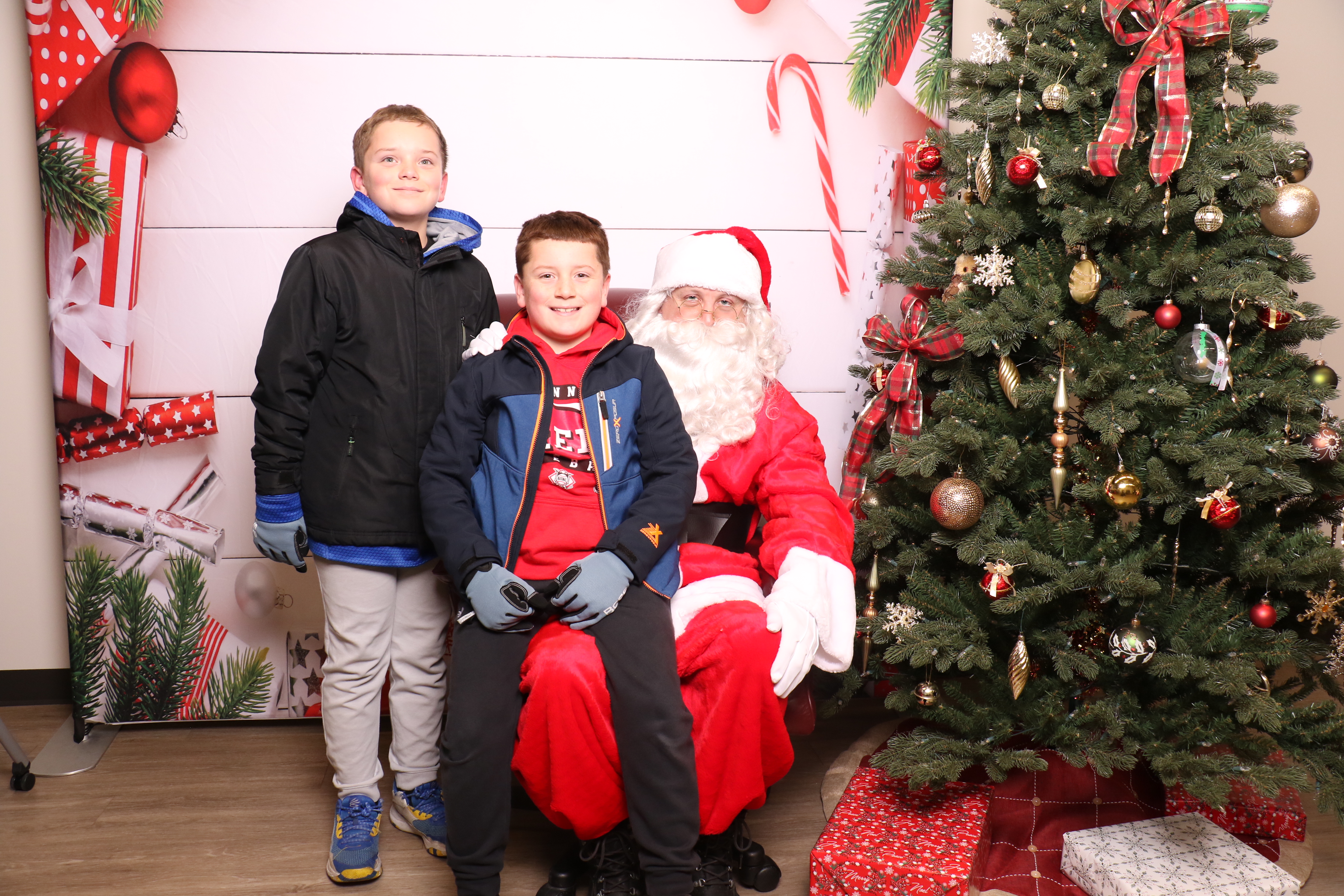 Monroe Tree Lighting | View more photos from the event at gallery.photoboothcincy.com/u/PhotoBoothCincy/Monroe-Tree-Lighting