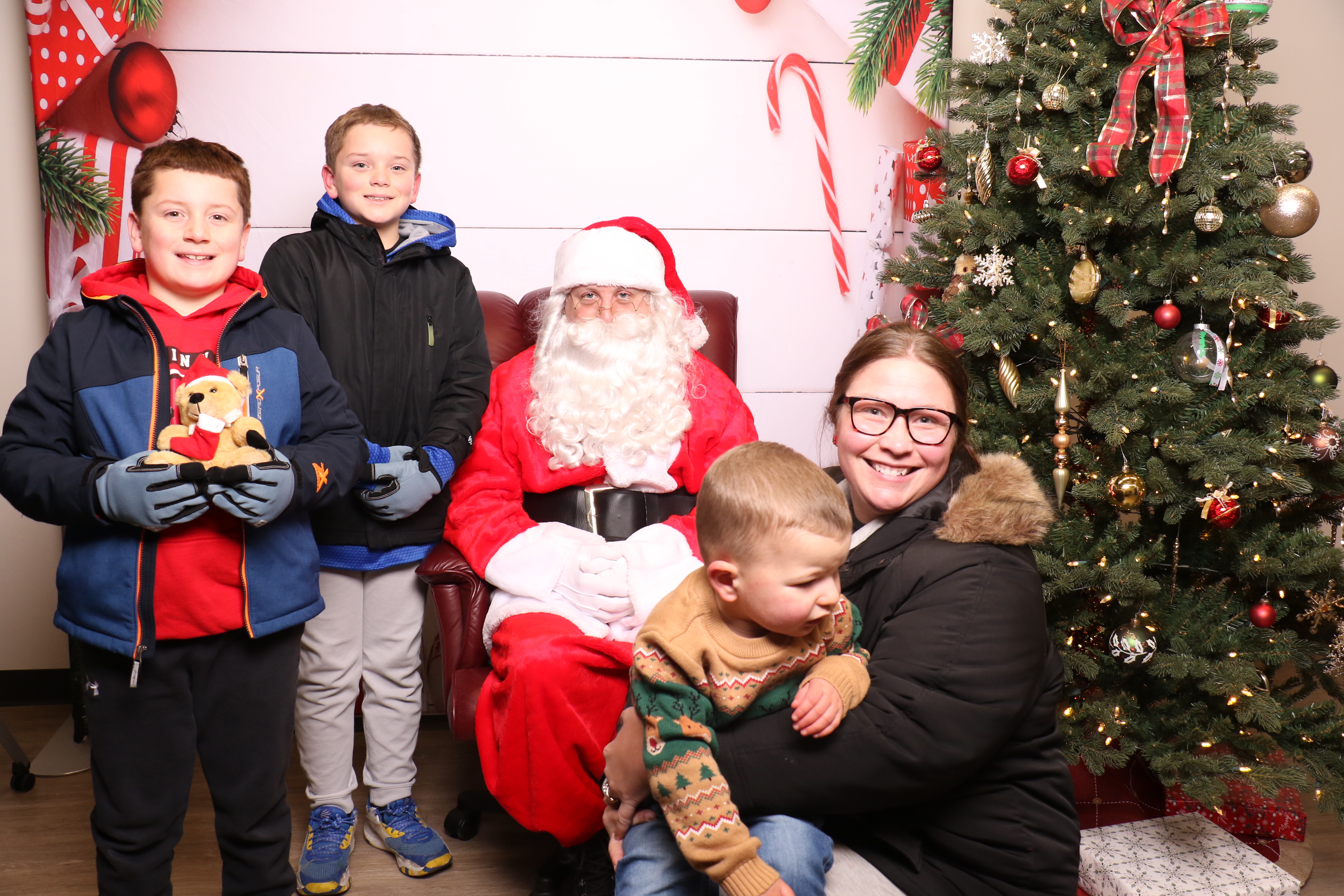 Monroe Tree Lighting | View more photos from the event at gallery.photoboothcincy.com/u/PhotoBoothCincy/Monroe-Tree-Lighting