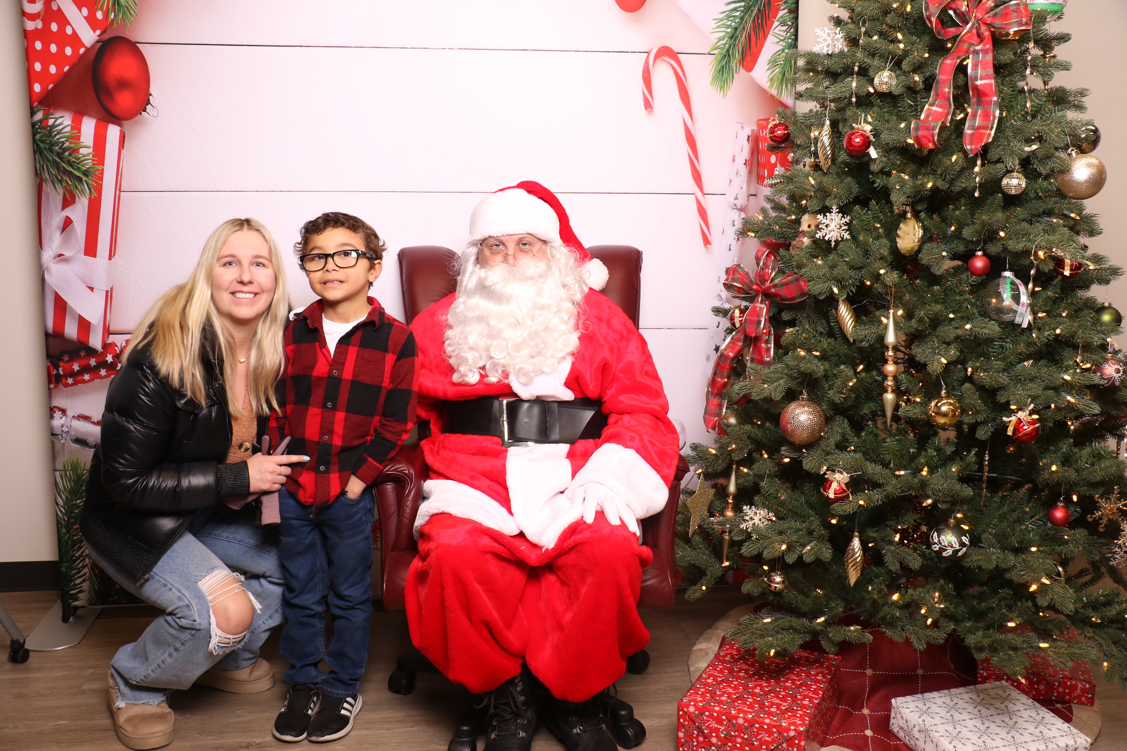 Monroe Tree Lighting | View more photos from the event at gallery.photoboothcincy.com/u/PhotoBoothCincy/Monroe-Tree-Lighting