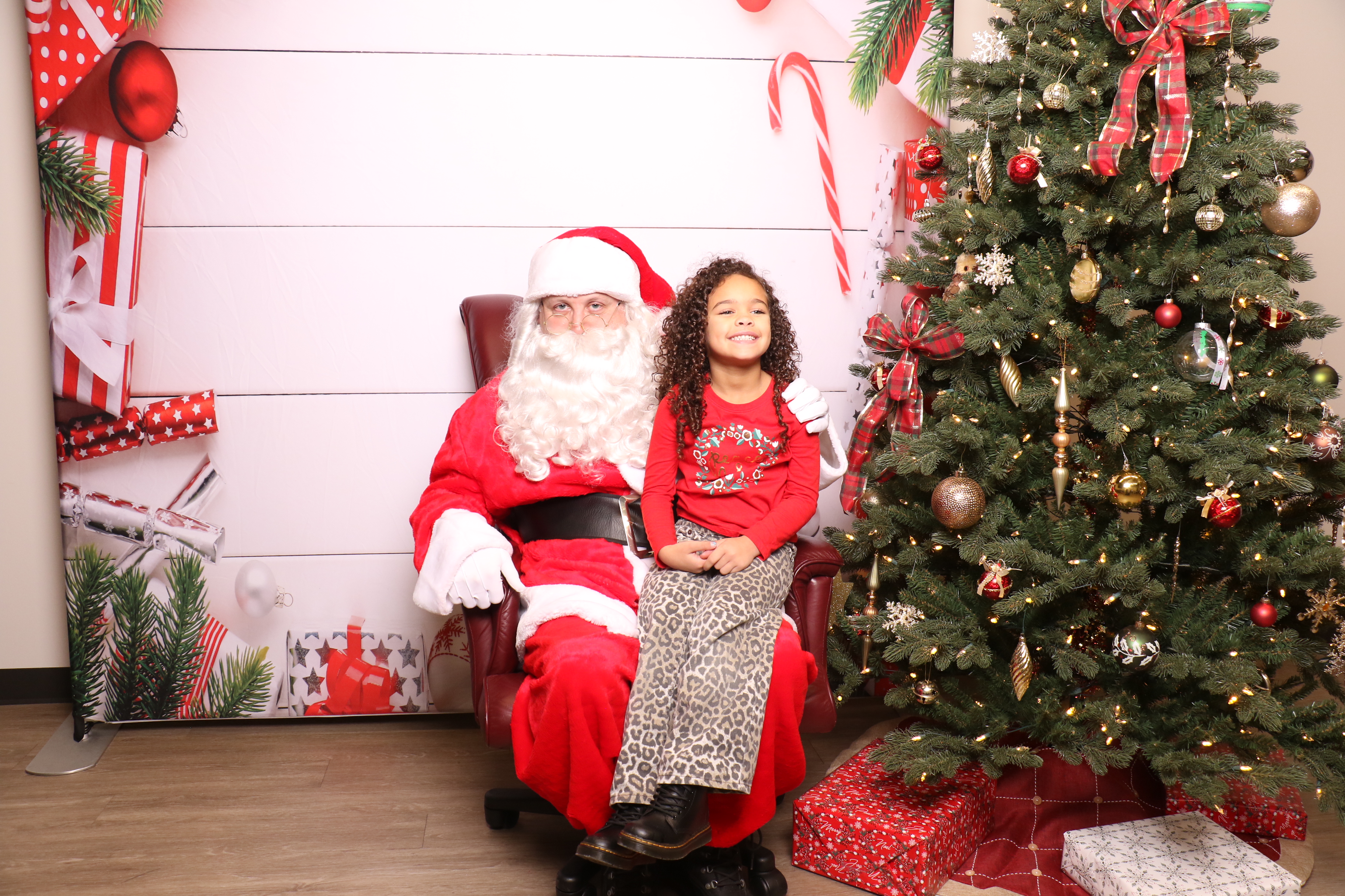 Monroe Tree Lighting | View more photos from the event at gallery.photoboothcincy.com/u/PhotoBoothCincy/Monroe-Tree-Lighting