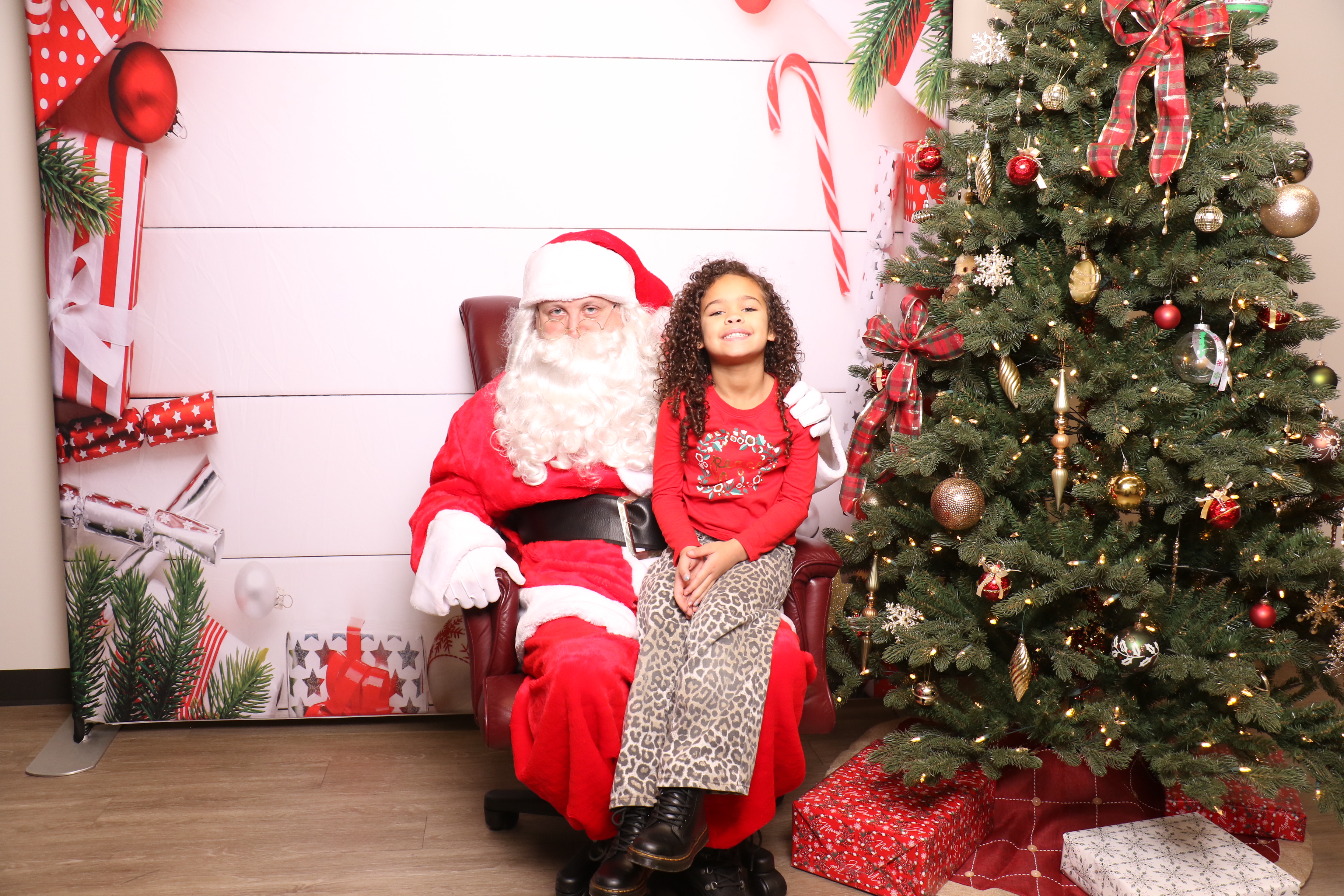 Monroe Tree Lighting | View more photos from the event at gallery.photoboothcincy.com/u/PhotoBoothCincy/Monroe-Tree-Lighting