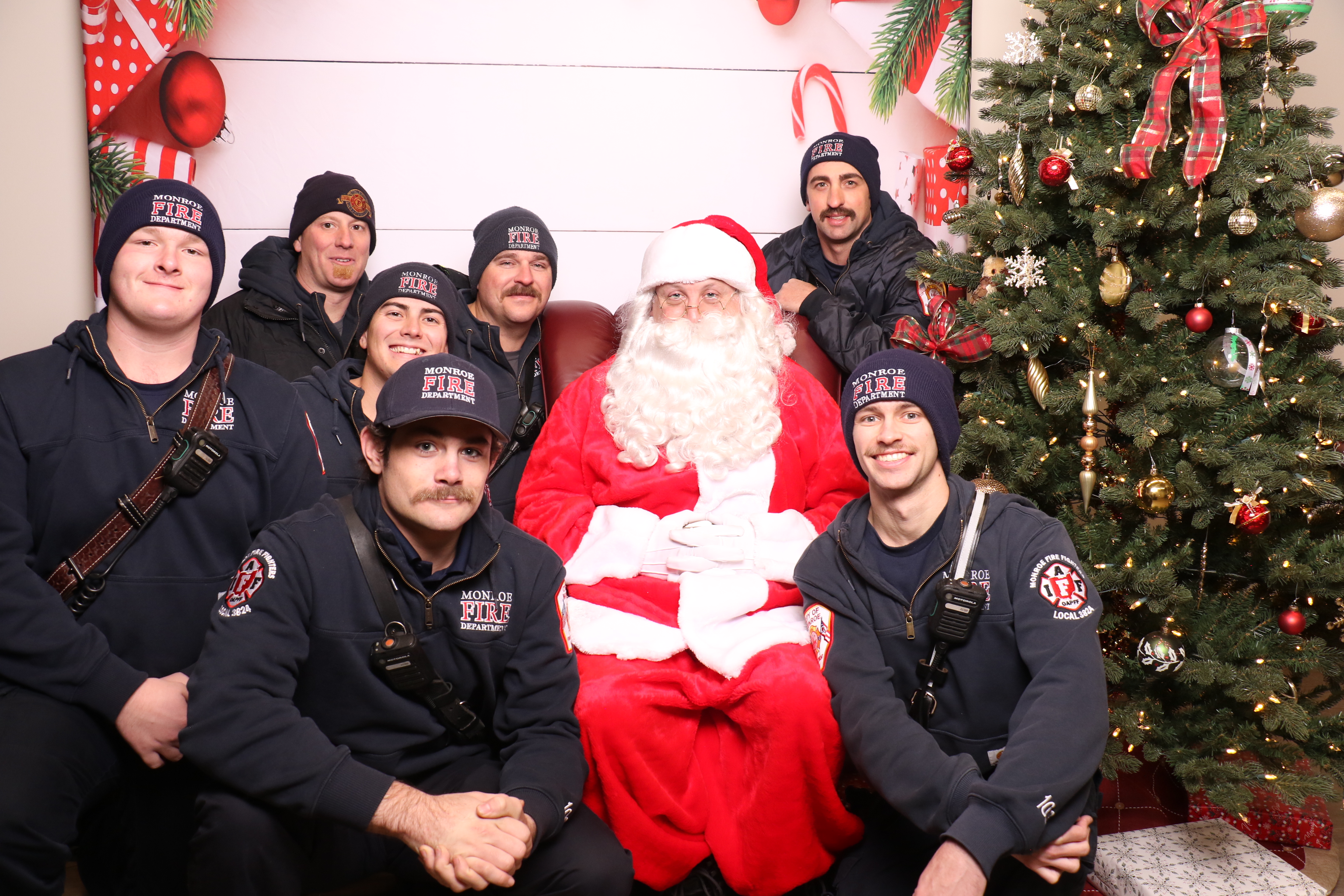 Monroe Tree Lighting | View more photos from the event at gallery.photoboothcincy.com/u/PhotoBoothCincy/Monroe-Tree-Lighting