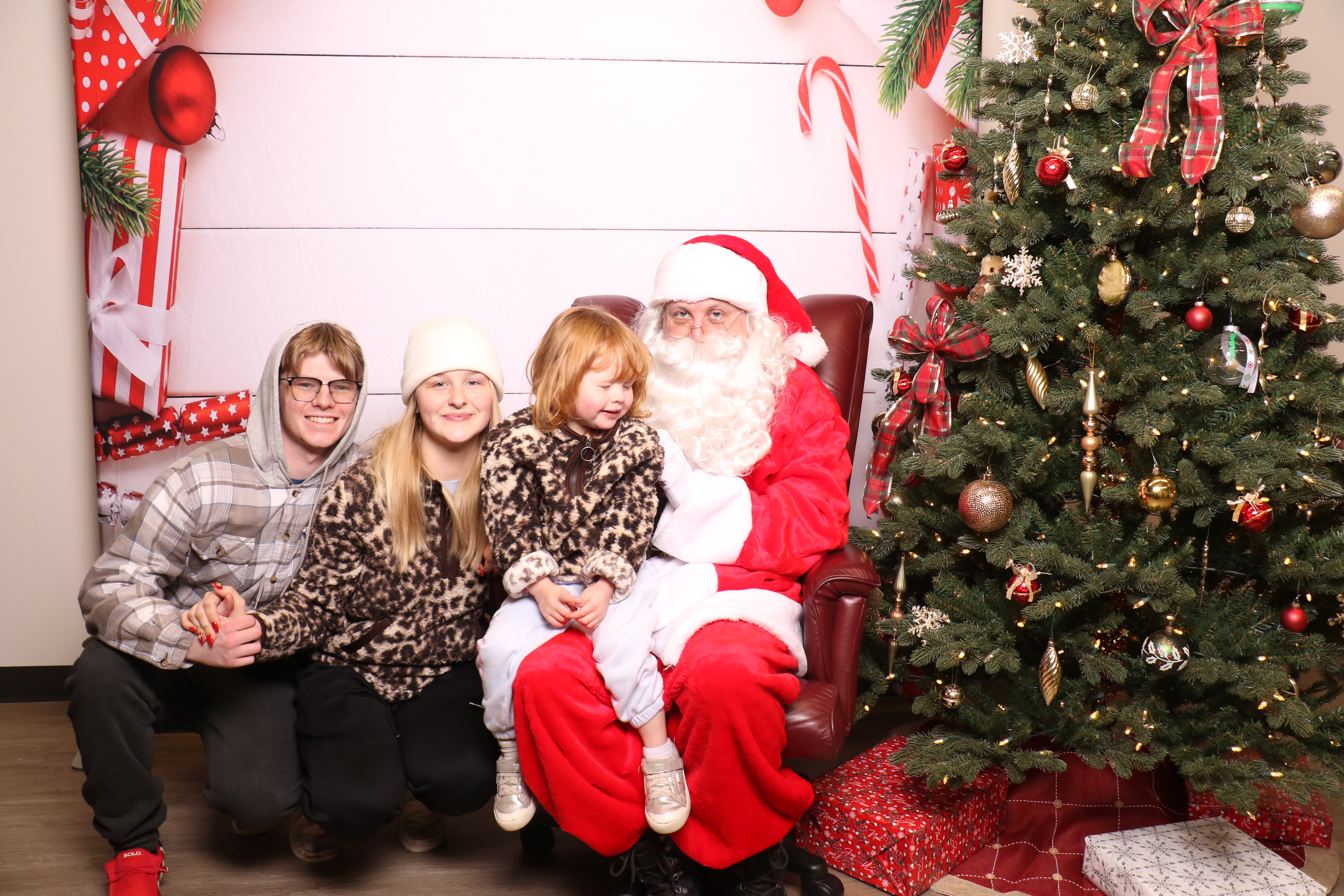 Monroe Tree Lighting | View more photos from the event at gallery.photoboothcincy.com/u/PhotoBoothCincy/Monroe-Tree-Lighting