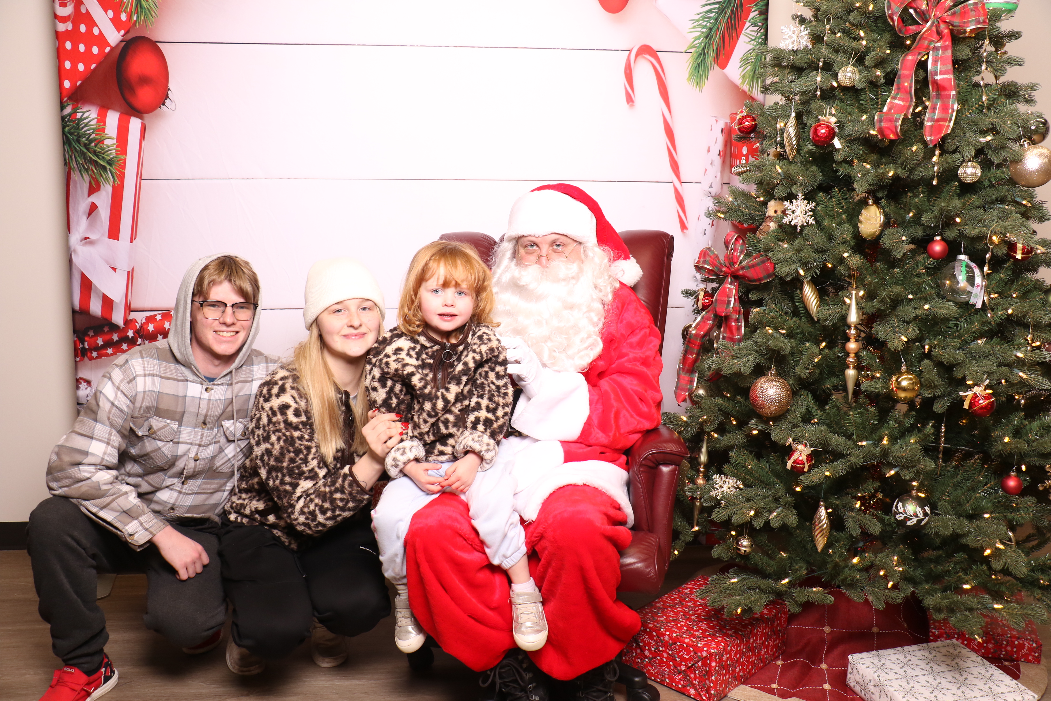 Monroe Tree Lighting | View more photos from the event at gallery.photoboothcincy.com/u/PhotoBoothCincy/Monroe-Tree-Lighting