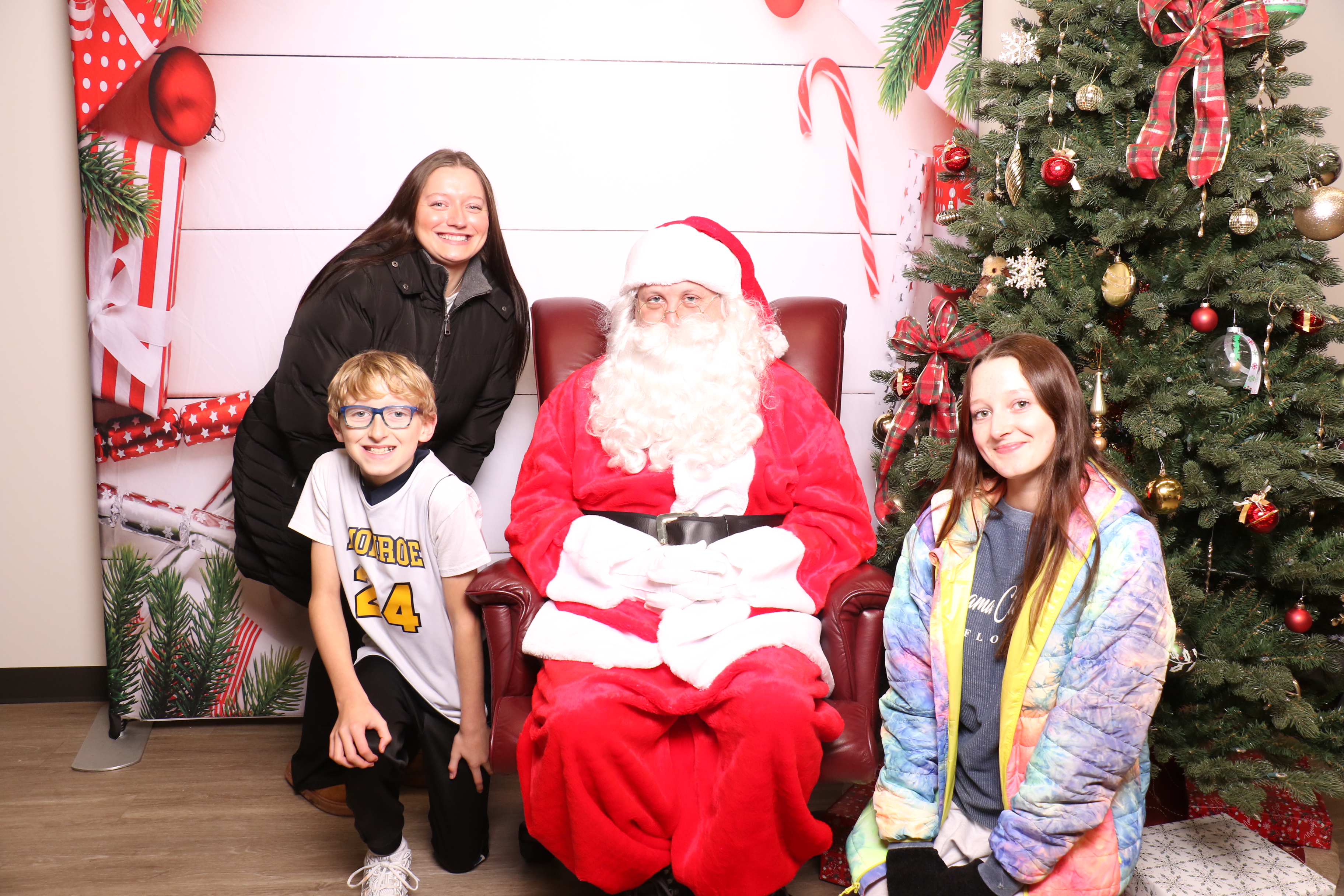 Monroe Tree Lighting | View more photos from the event at gallery.photoboothcincy.com/u/PhotoBoothCincy/Monroe-Tree-Lighting