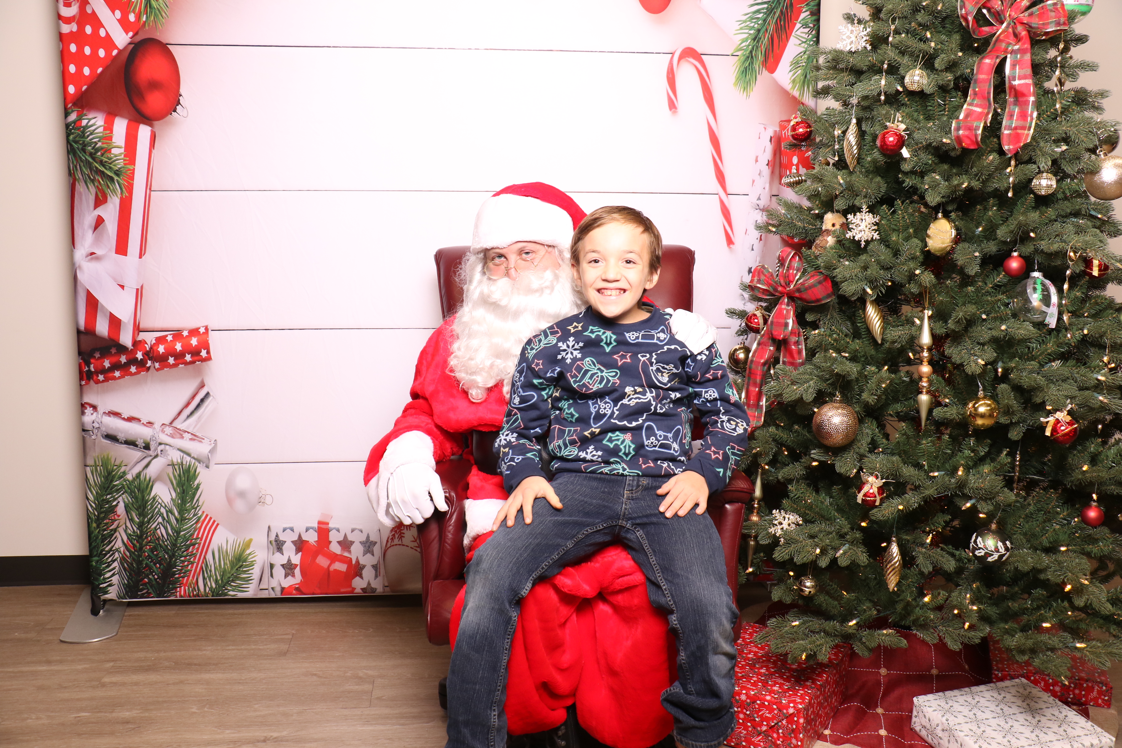 Monroe Tree Lighting | View more photos from the event at gallery.photoboothcincy.com/u/PhotoBoothCincy/Monroe-Tree-Lighting