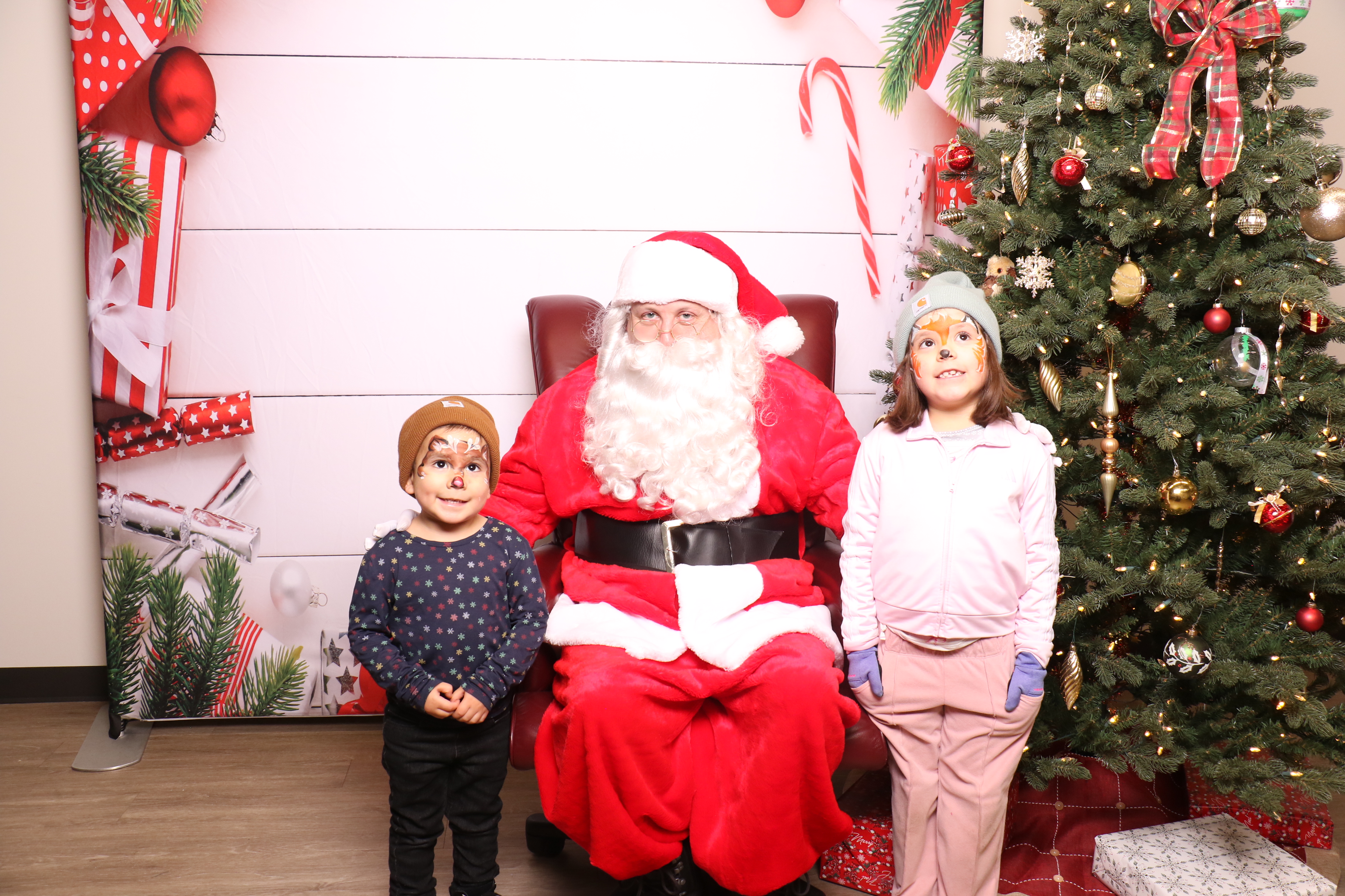 Monroe Tree Lighting | View more photos from the event at gallery.photoboothcincy.com/u/PhotoBoothCincy/Monroe-Tree-Lighting