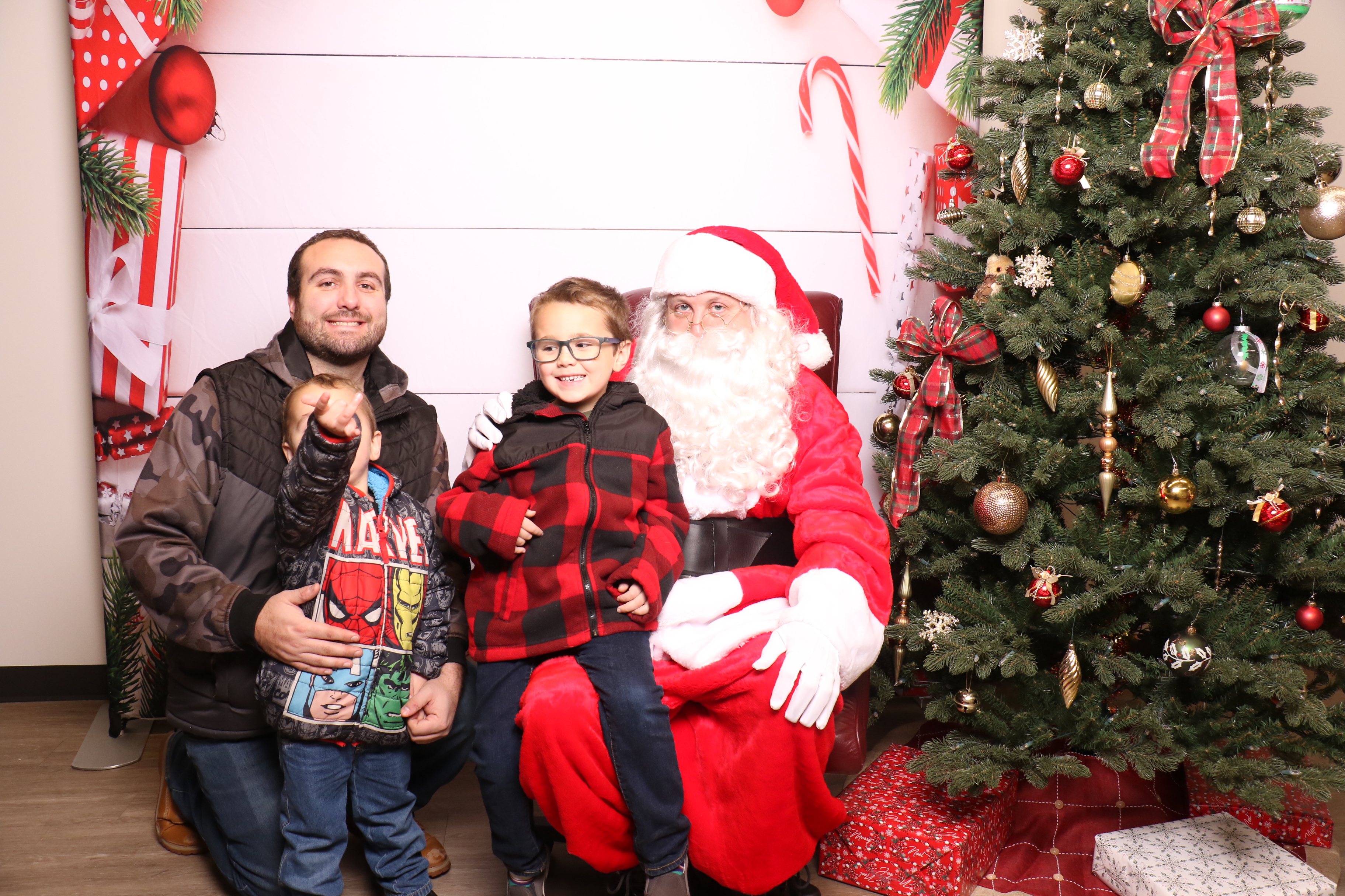 Monroe Tree Lighting | View more photos from the event at gallery.photoboothcincy.com/u/PhotoBoothCincy/Monroe-Tree-Lighting