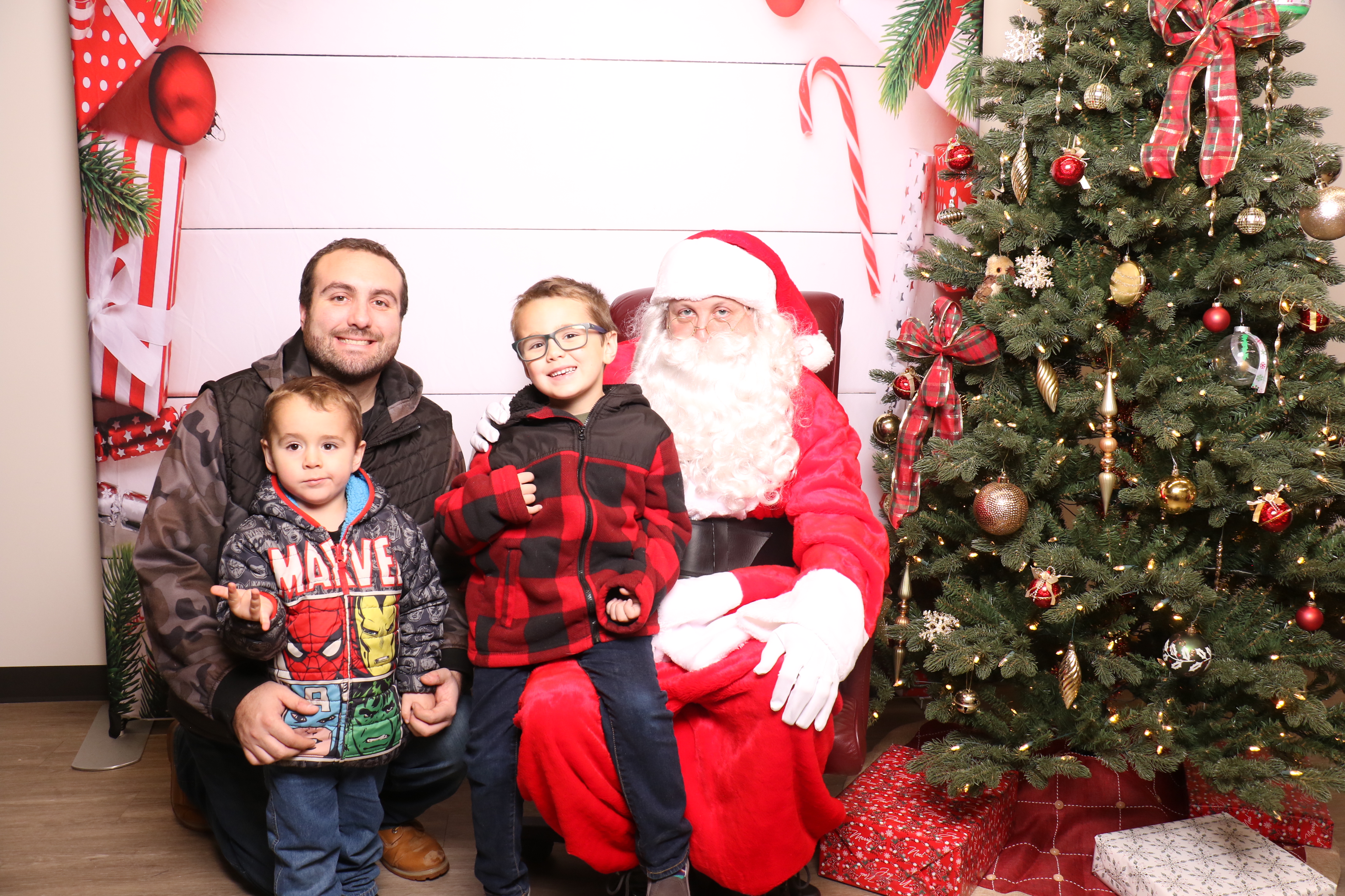 Monroe Tree Lighting | View more photos from the event at gallery.photoboothcincy.com/u/PhotoBoothCincy/Monroe-Tree-Lighting