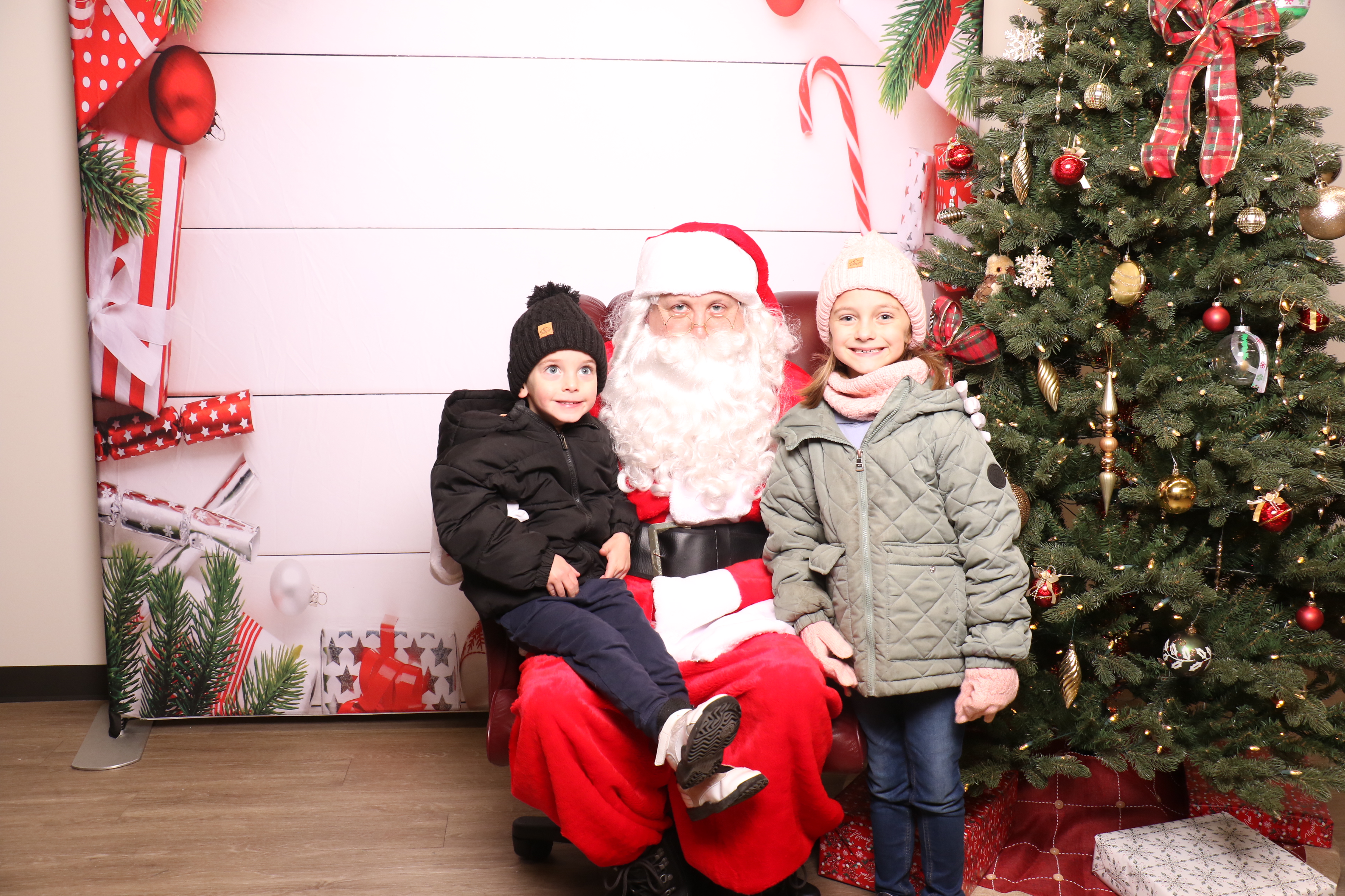 Monroe Tree Lighting | View more photos from the event at gallery.photoboothcincy.com/u/PhotoBoothCincy/Monroe-Tree-Lighting