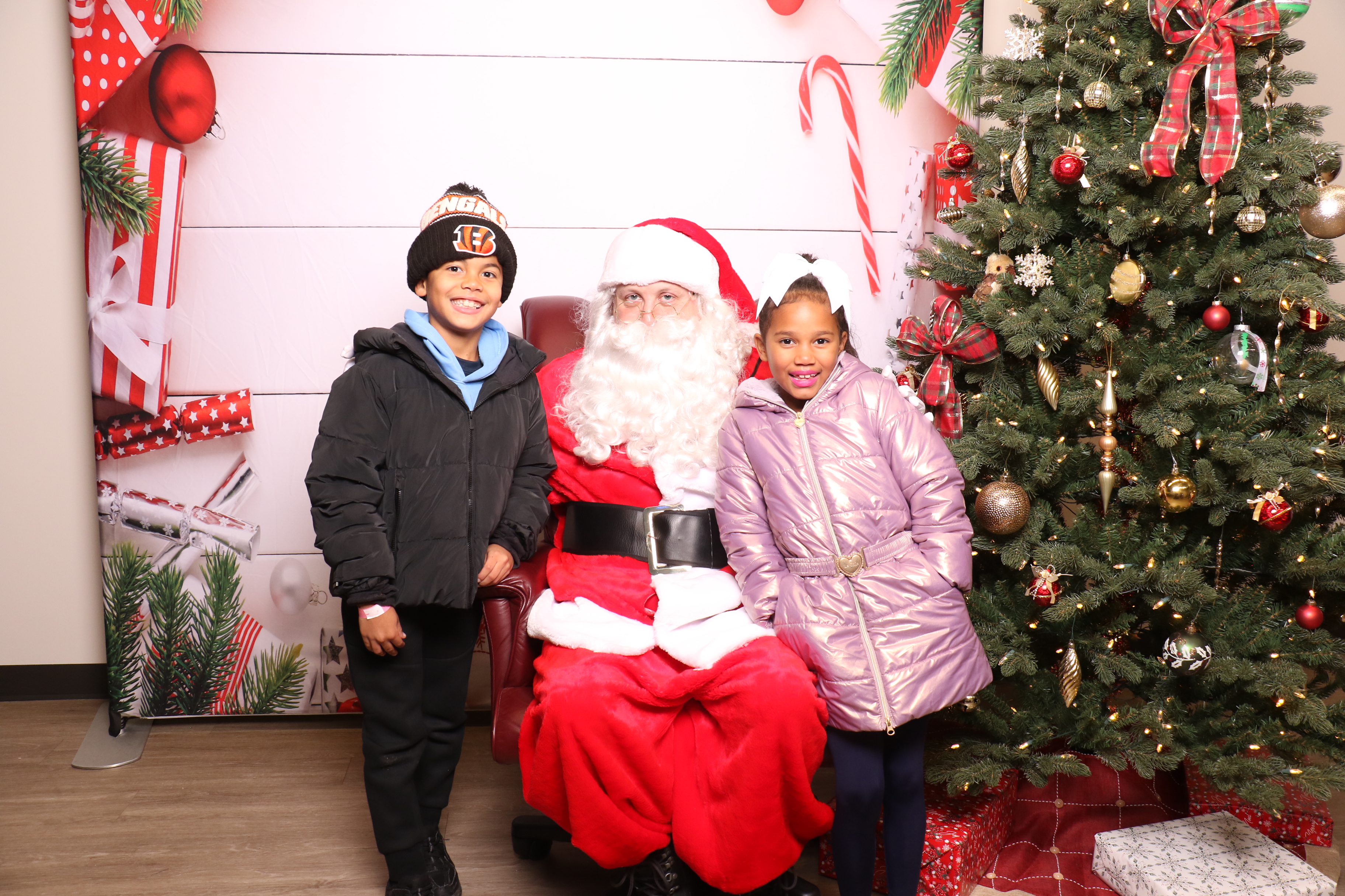 Monroe Tree Lighting | View more photos from the event at gallery.photoboothcincy.com/u/PhotoBoothCincy/Monroe-Tree-Lighting