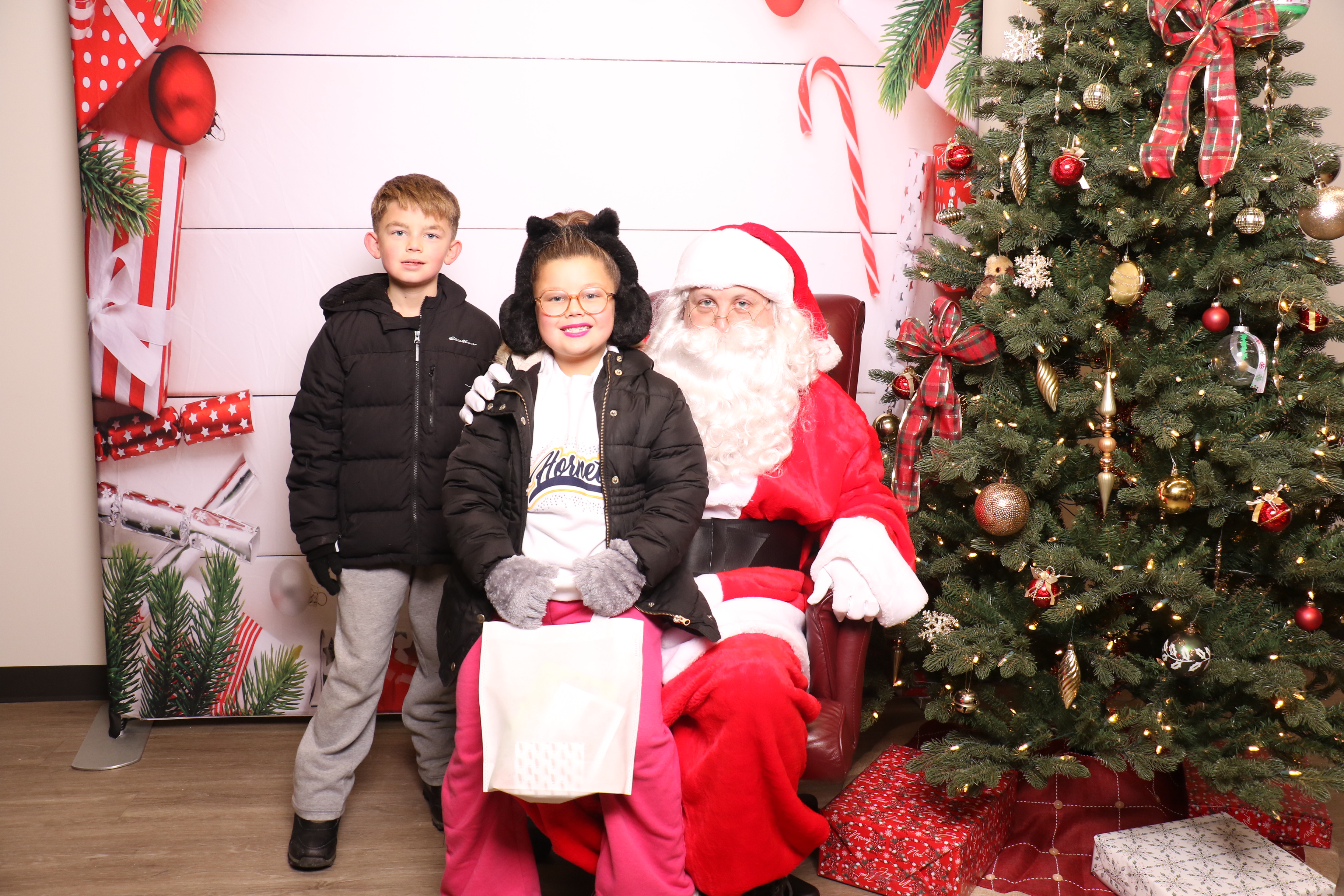 Monroe Tree Lighting | View more photos from the event at gallery.photoboothcincy.com/u/PhotoBoothCincy/Monroe-Tree-Lighting