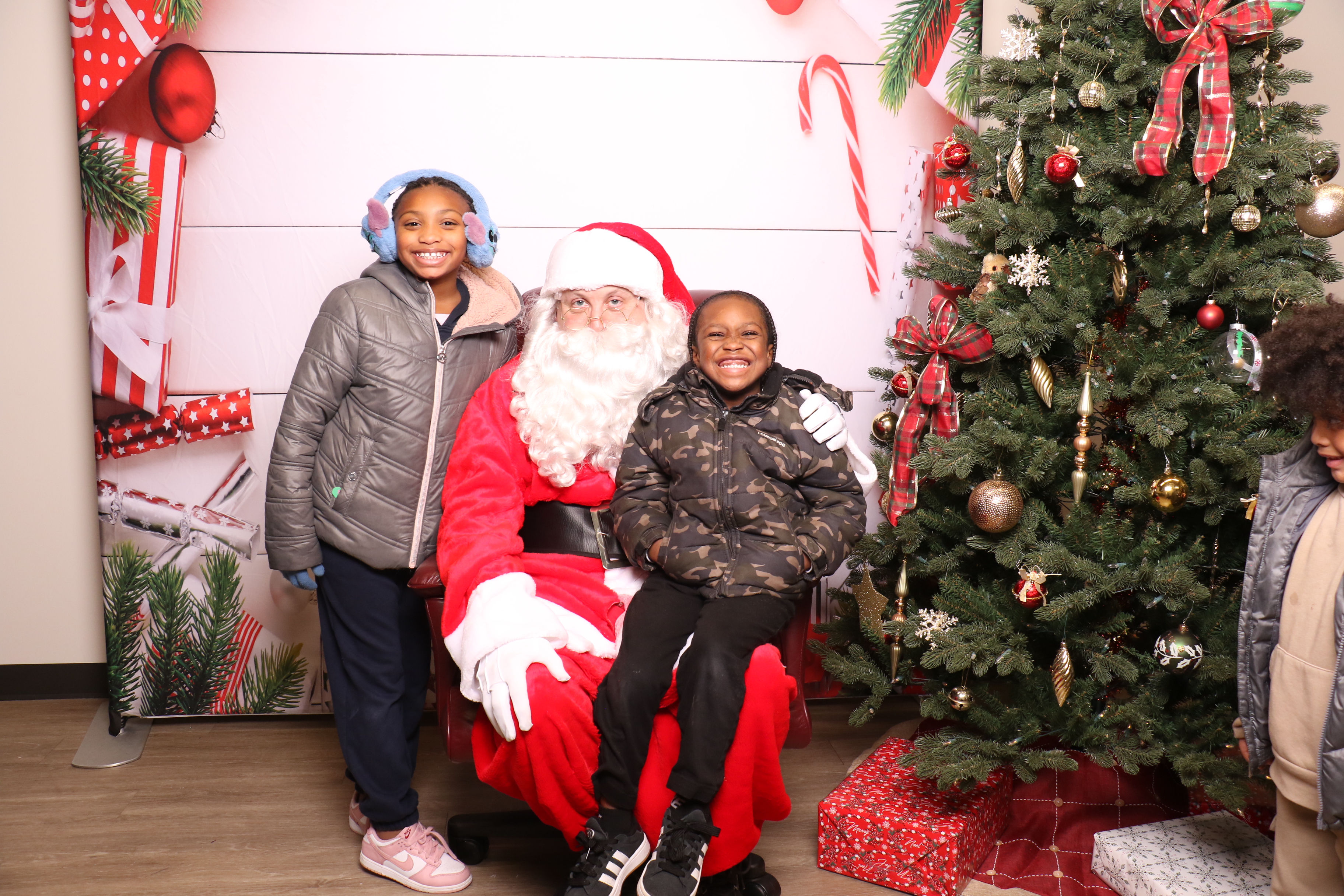 Monroe Tree Lighting | View more photos from the event at gallery.photoboothcincy.com/u/PhotoBoothCincy/Monroe-Tree-Lighting