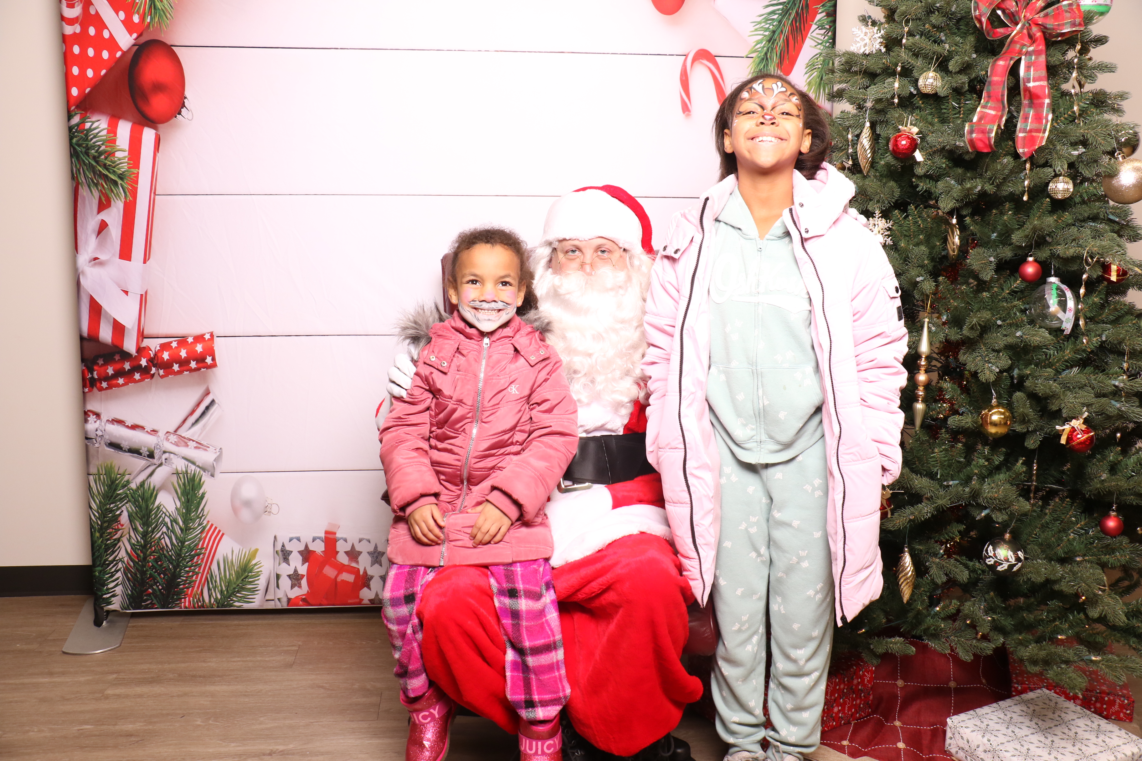 Monroe Tree Lighting | View more photos from the event at gallery.photoboothcincy.com/u/PhotoBoothCincy/Monroe-Tree-Lighting