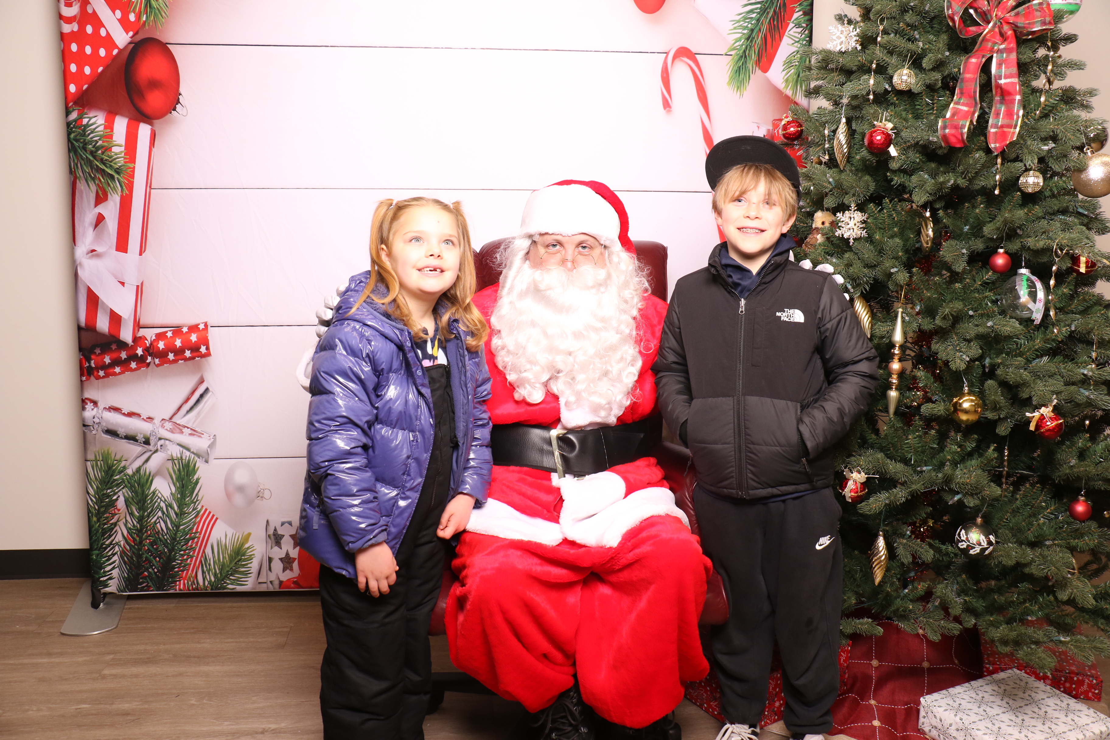 Monroe Tree Lighting | View more photos from the event at gallery.photoboothcincy.com/u/PhotoBoothCincy/Monroe-Tree-Lighting
