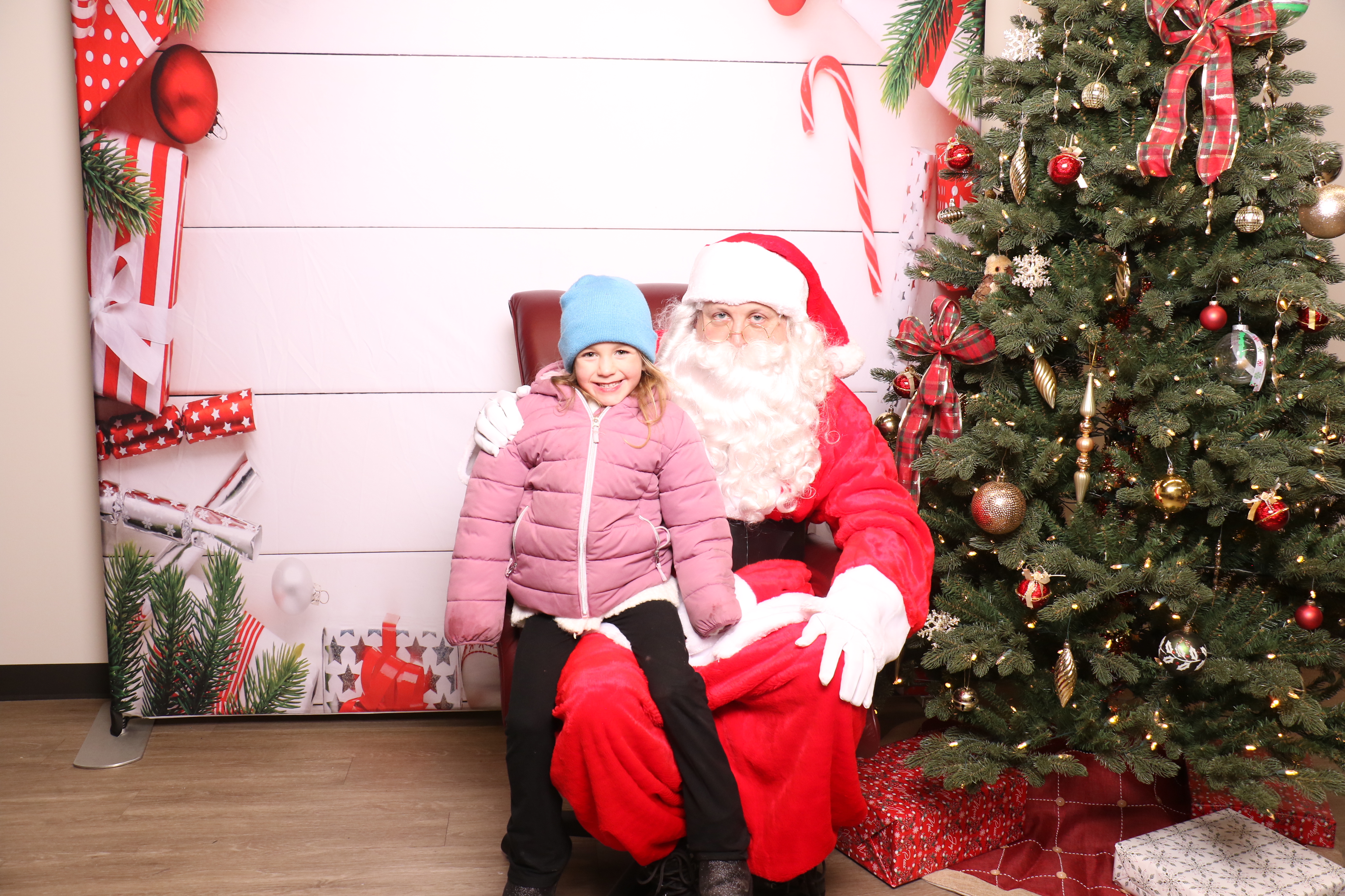 Monroe Tree Lighting | View more photos from the event at gallery.photoboothcincy.com/u/PhotoBoothCincy/Monroe-Tree-Lighting