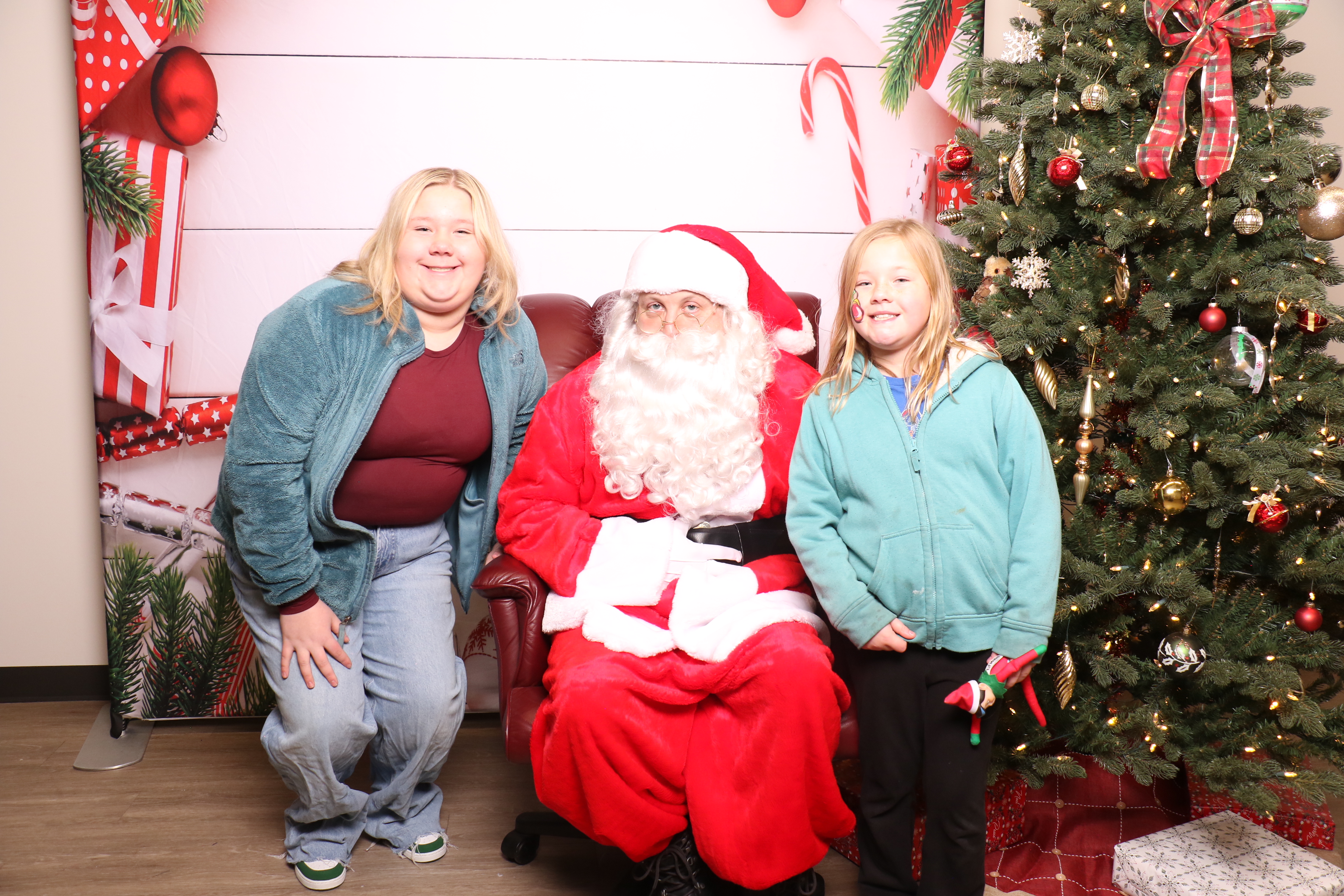 Monroe Tree Lighting | View more photos from the event at gallery.photoboothcincy.com/u/PhotoBoothCincy/Monroe-Tree-Lighting