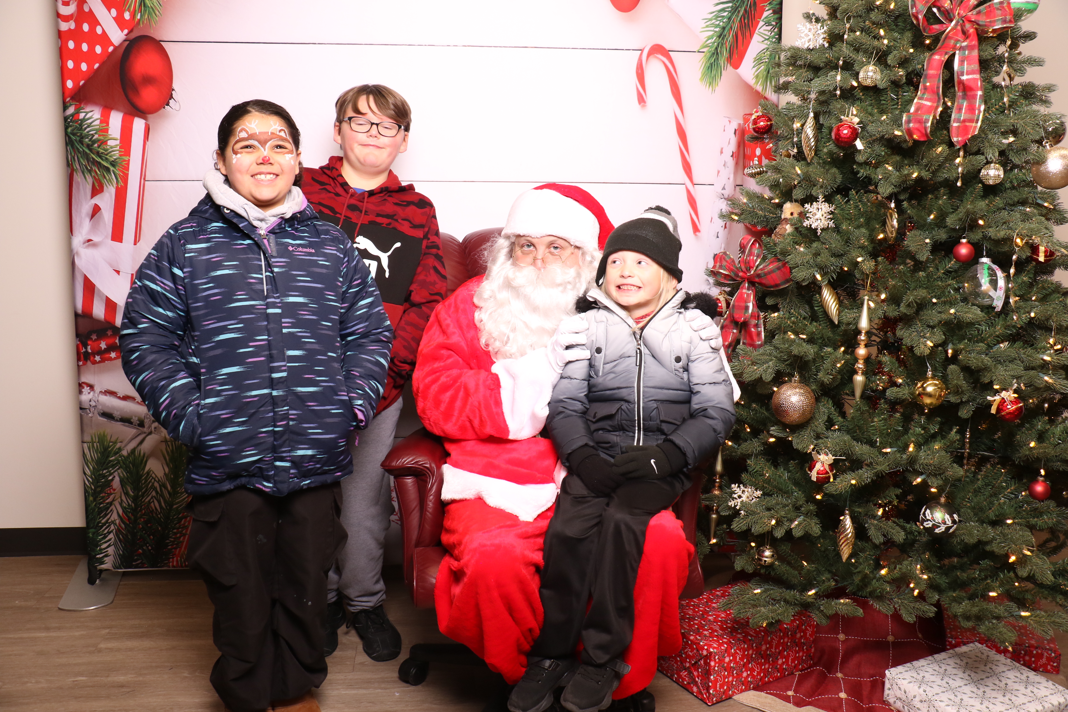 Monroe Tree Lighting | View more photos from the event at gallery.photoboothcincy.com/u/PhotoBoothCincy/Monroe-Tree-Lighting