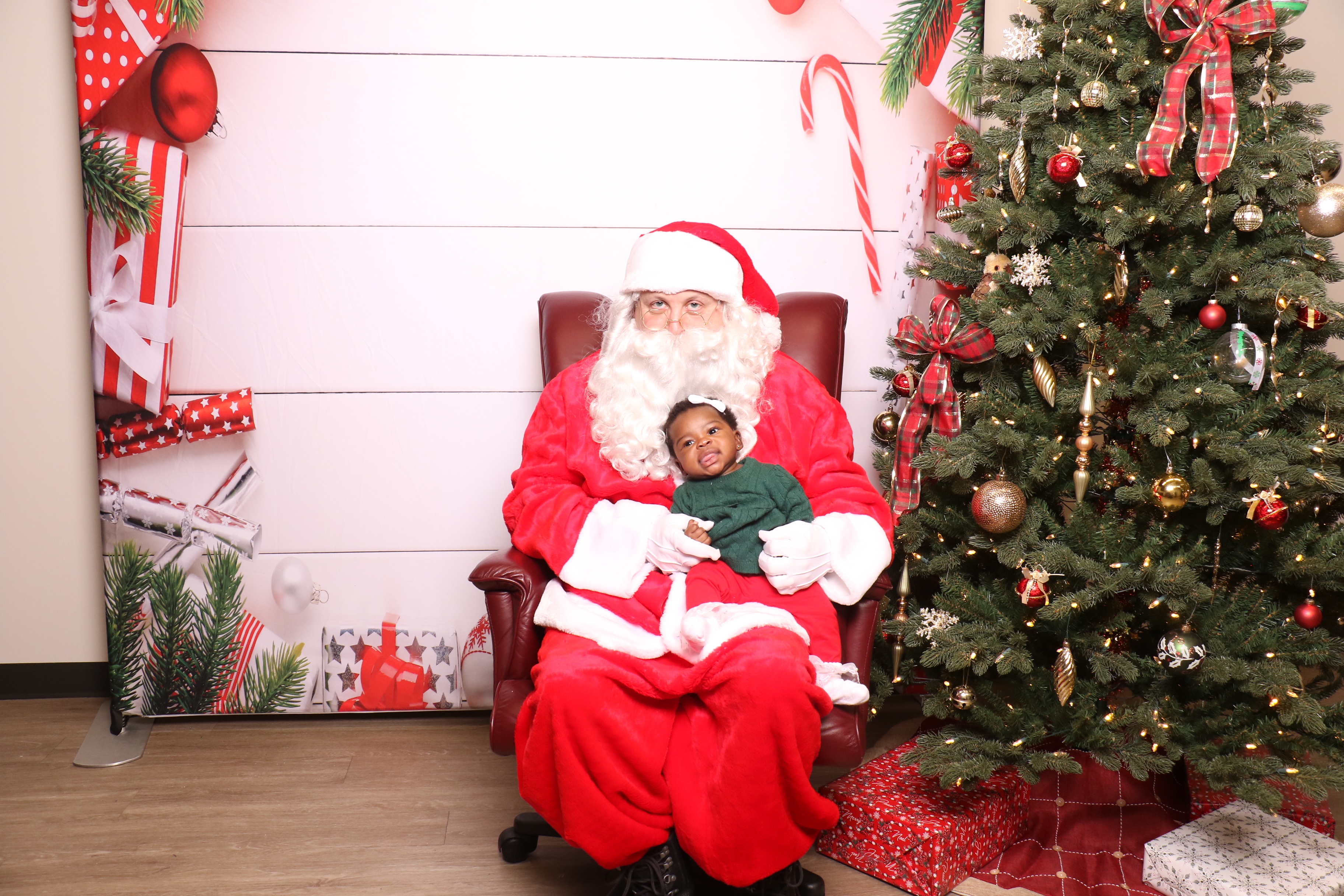 Monroe Tree Lighting | View more photos from the event at gallery.photoboothcincy.com/u/PhotoBoothCincy/Monroe-Tree-Lighting