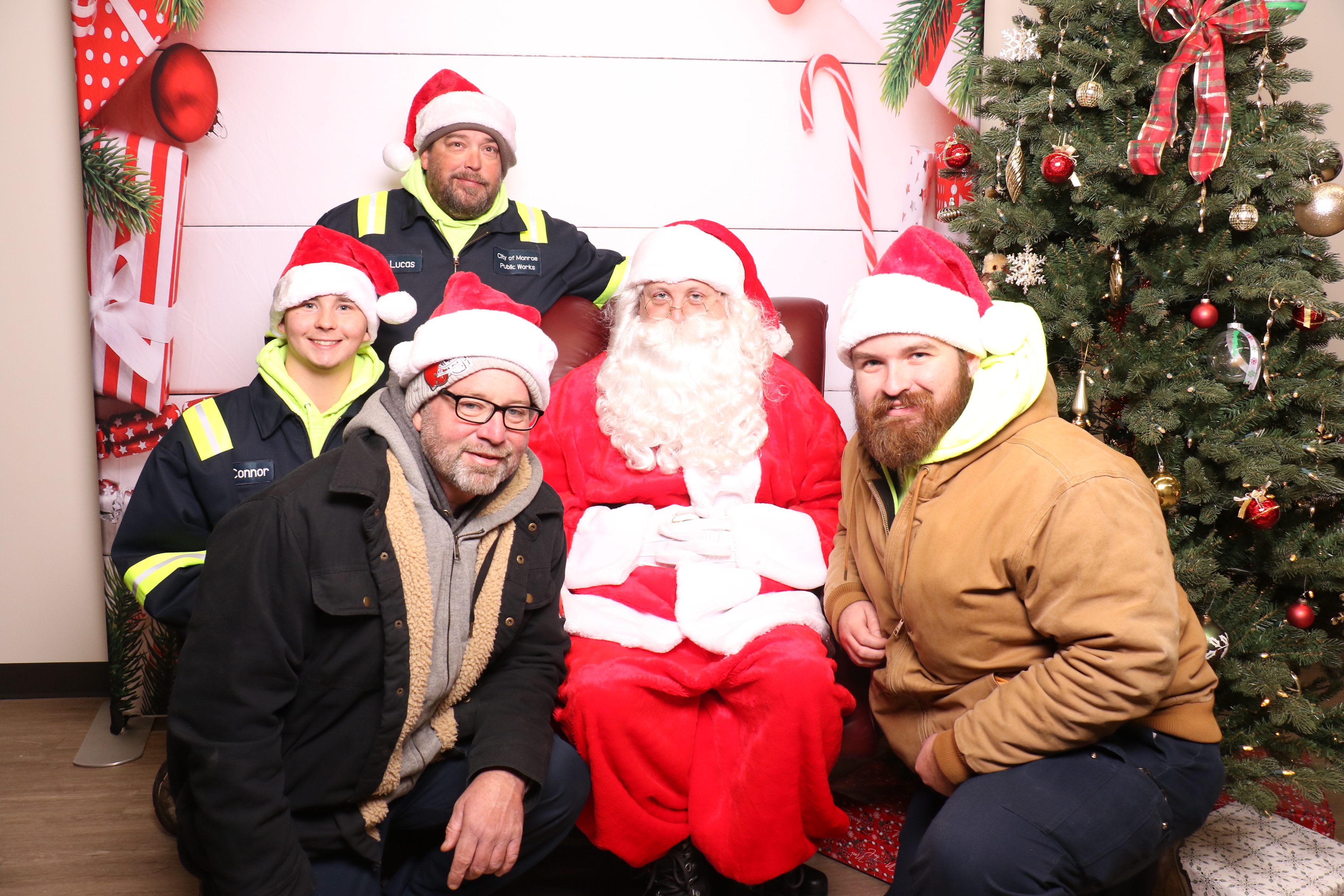 Monroe Tree Lighting | View more photos from the event at gallery.photoboothcincy.com/u/PhotoBoothCincy/Monroe-Tree-Lighting
