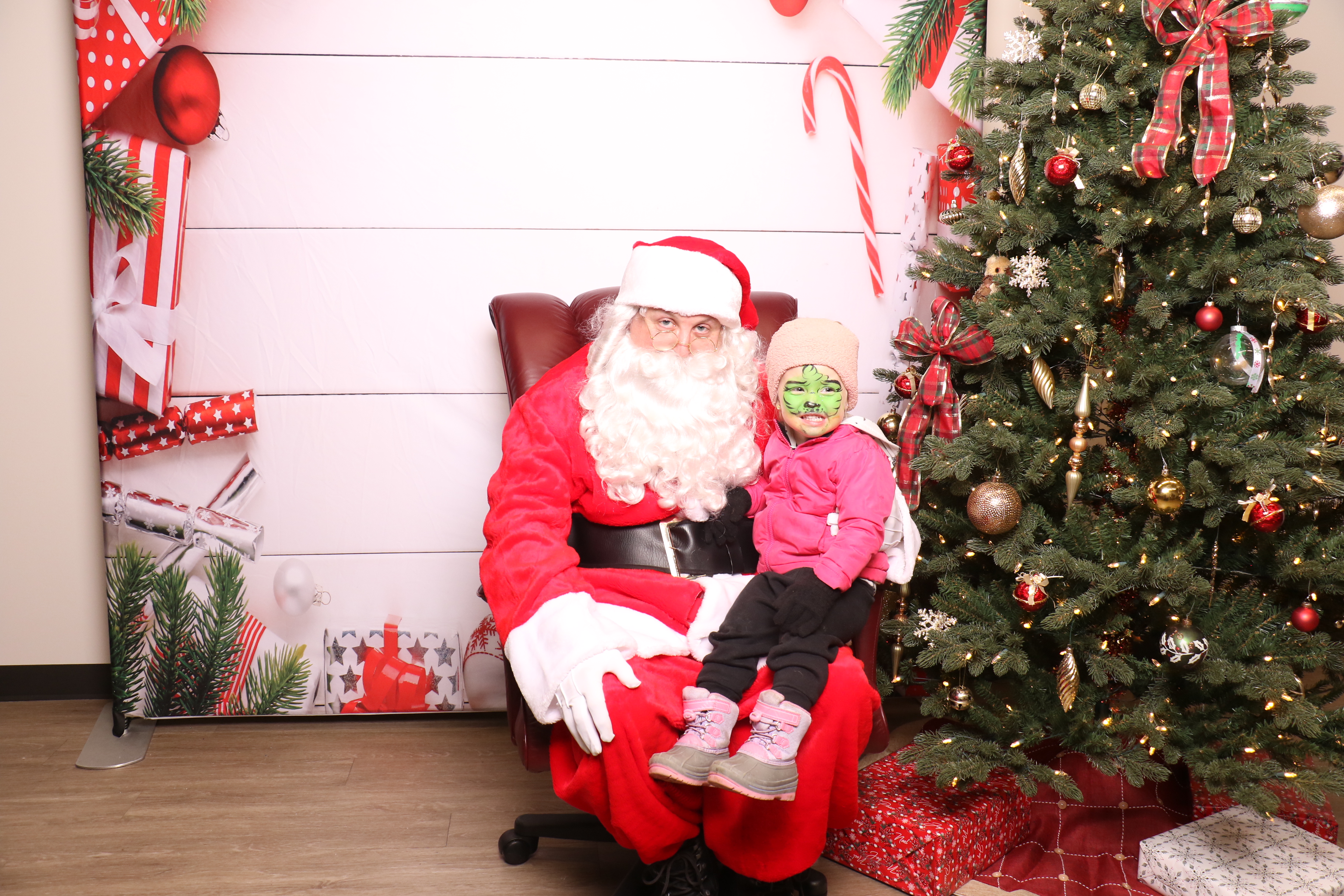Monroe Tree Lighting | View more photos from the event at gallery.photoboothcincy.com/u/PhotoBoothCincy/Monroe-Tree-Lighting