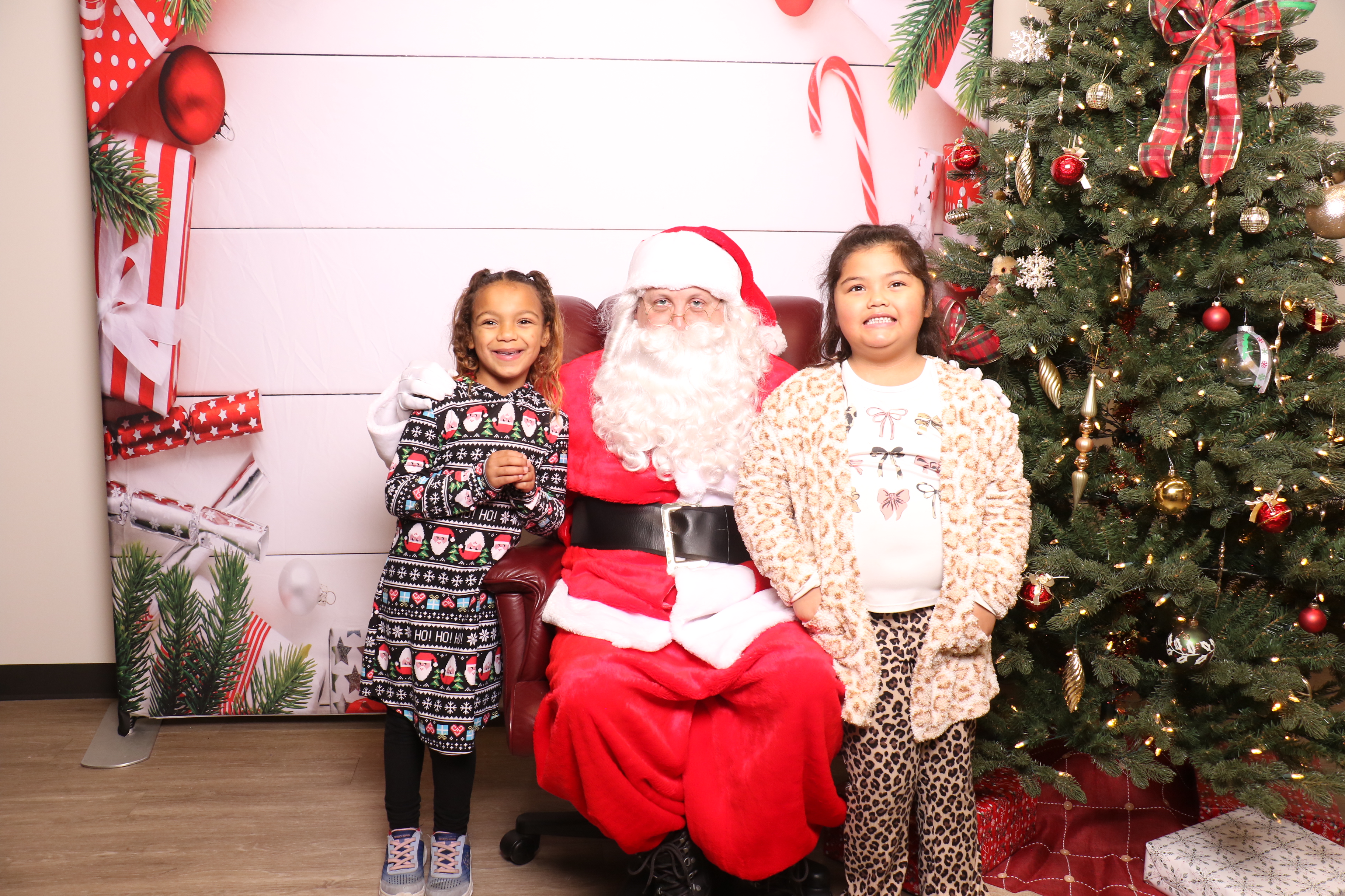 Monroe Tree Lighting | View more photos from the event at gallery.photoboothcincy.com/u/PhotoBoothCincy/Monroe-Tree-Lighting