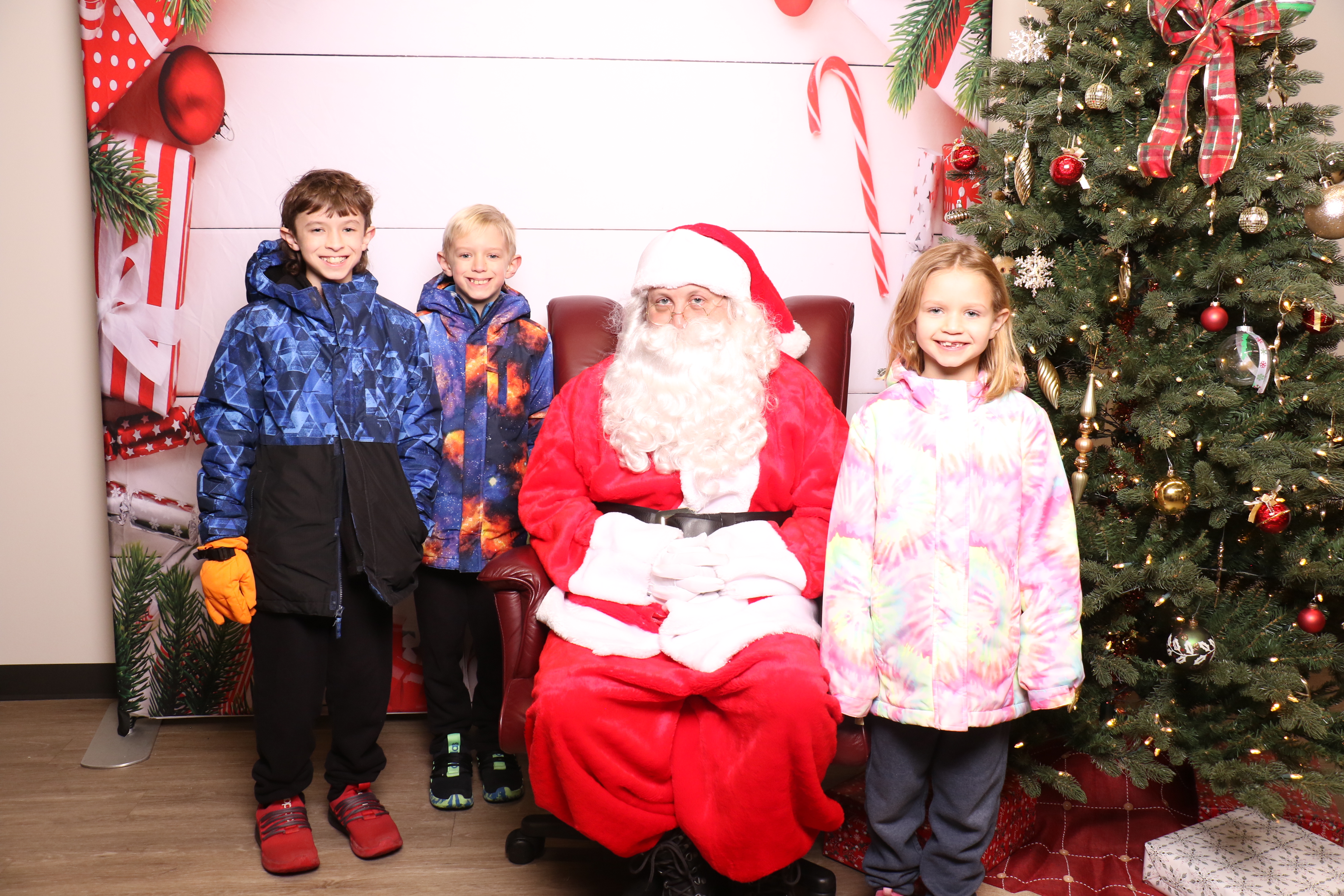 Monroe Tree Lighting | View more photos from the event at gallery.photoboothcincy.com/u/PhotoBoothCincy/Monroe-Tree-Lighting