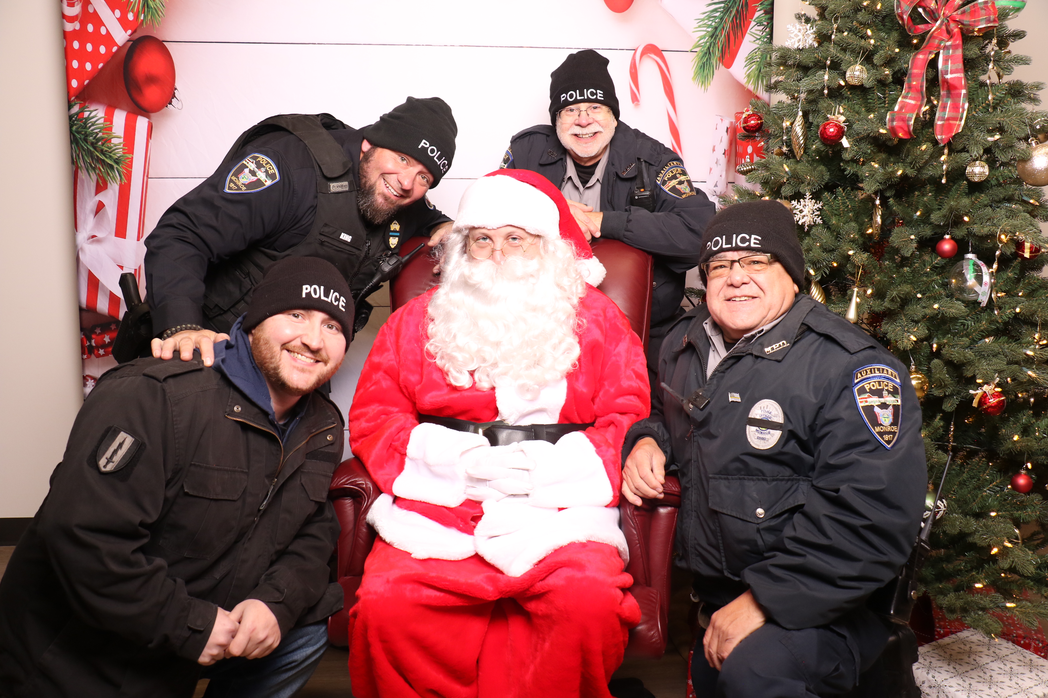 Monroe Tree Lighting | View more photos from the event at gallery.photoboothcincy.com/u/PhotoBoothCincy/Monroe-Tree-Lighting