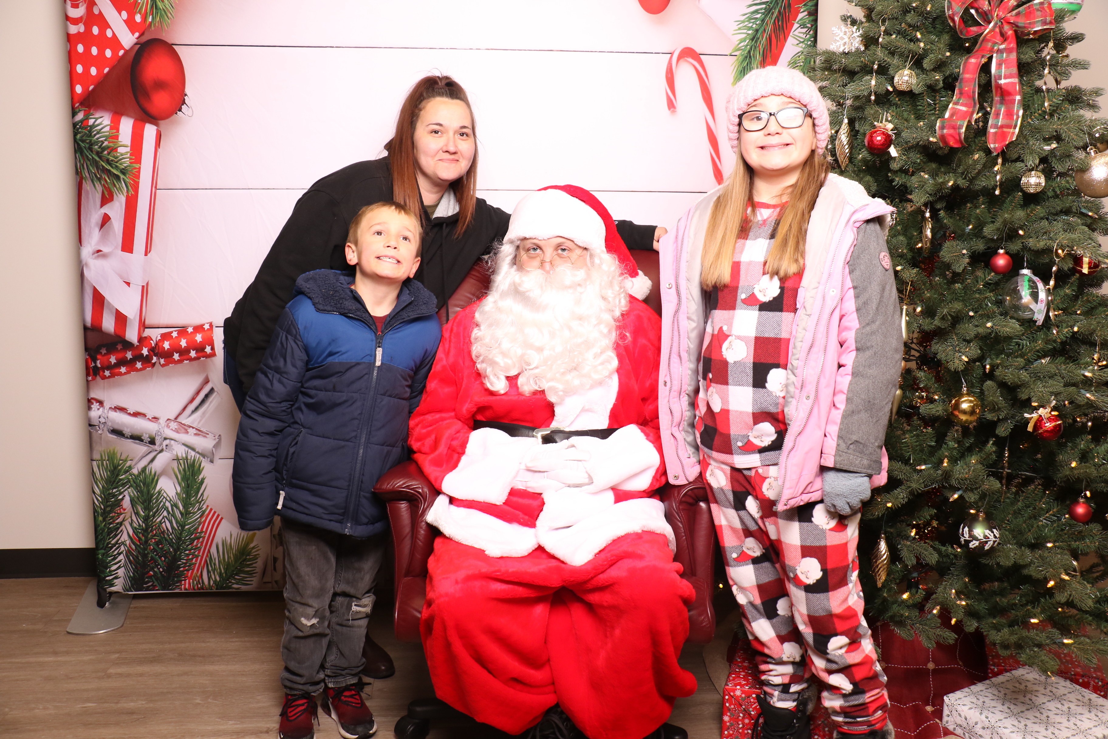 Monroe Tree Lighting | View more photos from the event at gallery.photoboothcincy.com/u/PhotoBoothCincy/Monroe-Tree-Lighting