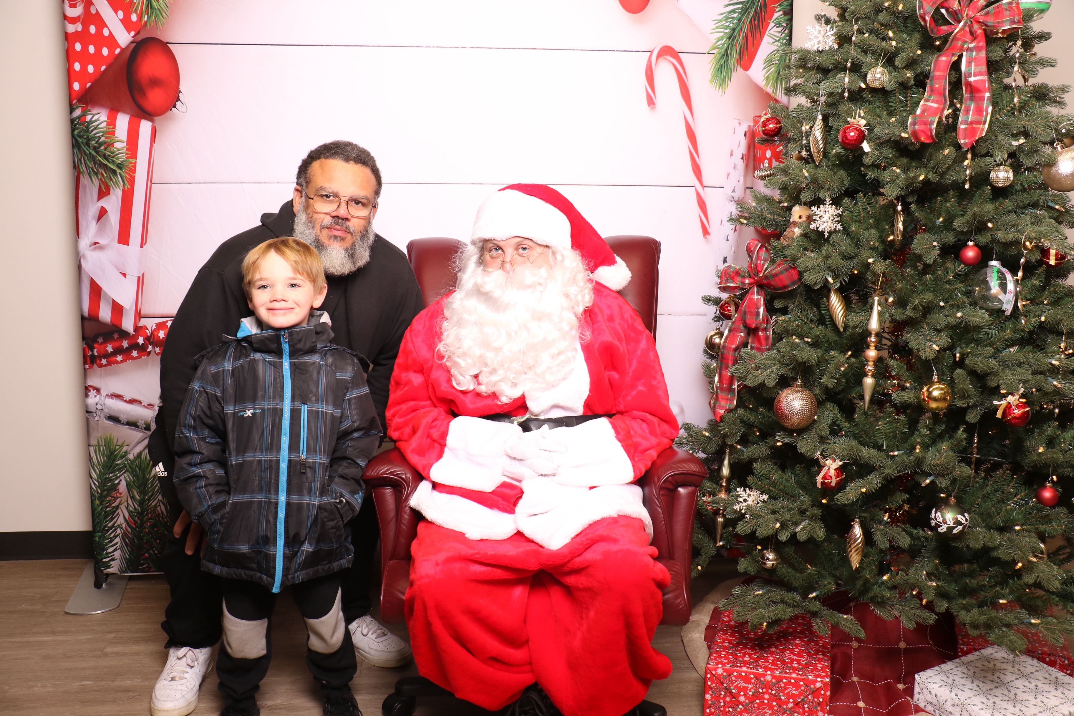 Monroe Tree Lighting | View more photos from the event at gallery.photoboothcincy.com/u/PhotoBoothCincy/Monroe-Tree-Lighting