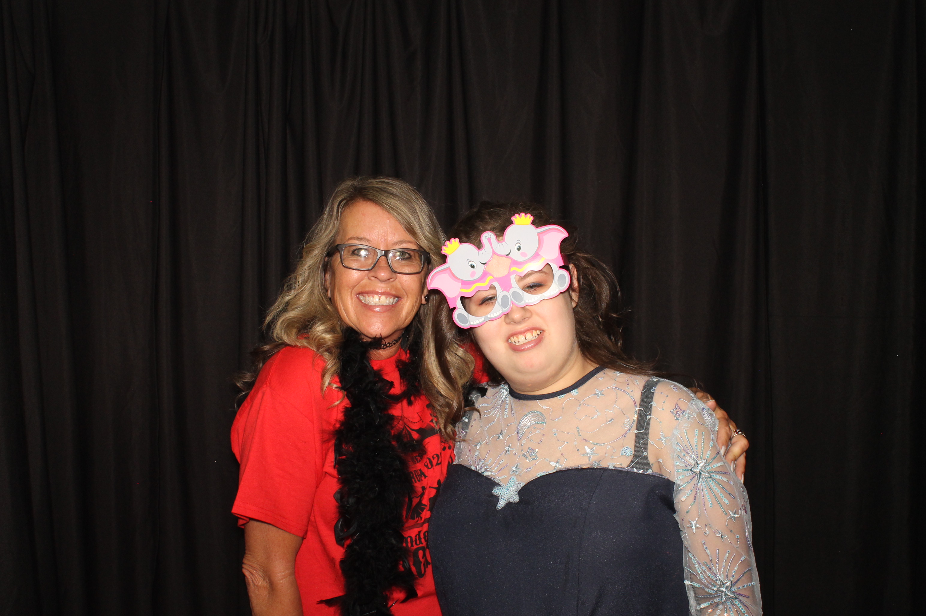 Montgomery County Prom | View more photos from the event at gallery.photoboothcincy.com/u/PhotoBoothCincy/Montgomery-County-Prom