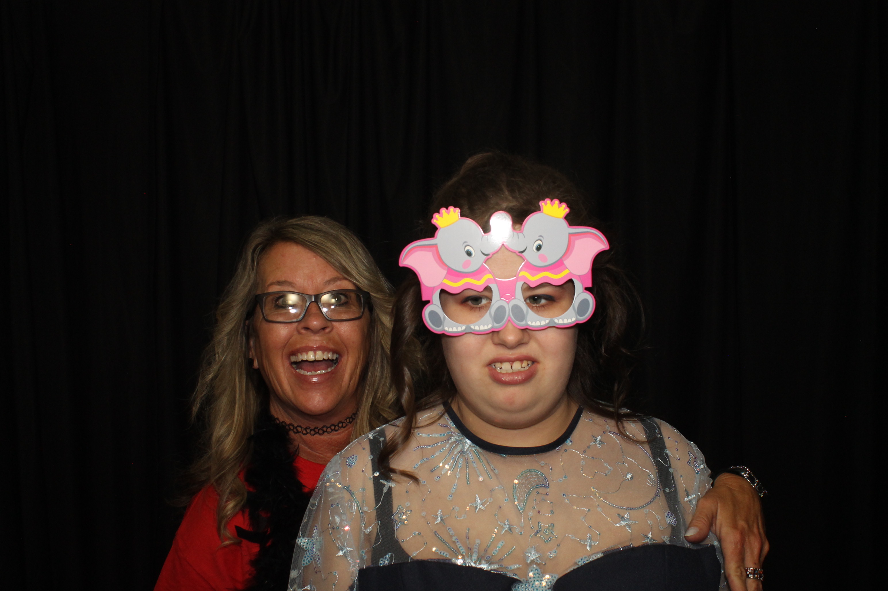 Montgomery County Prom | View more photos from the event at gallery.photoboothcincy.com/u/PhotoBoothCincy/Montgomery-County-Prom